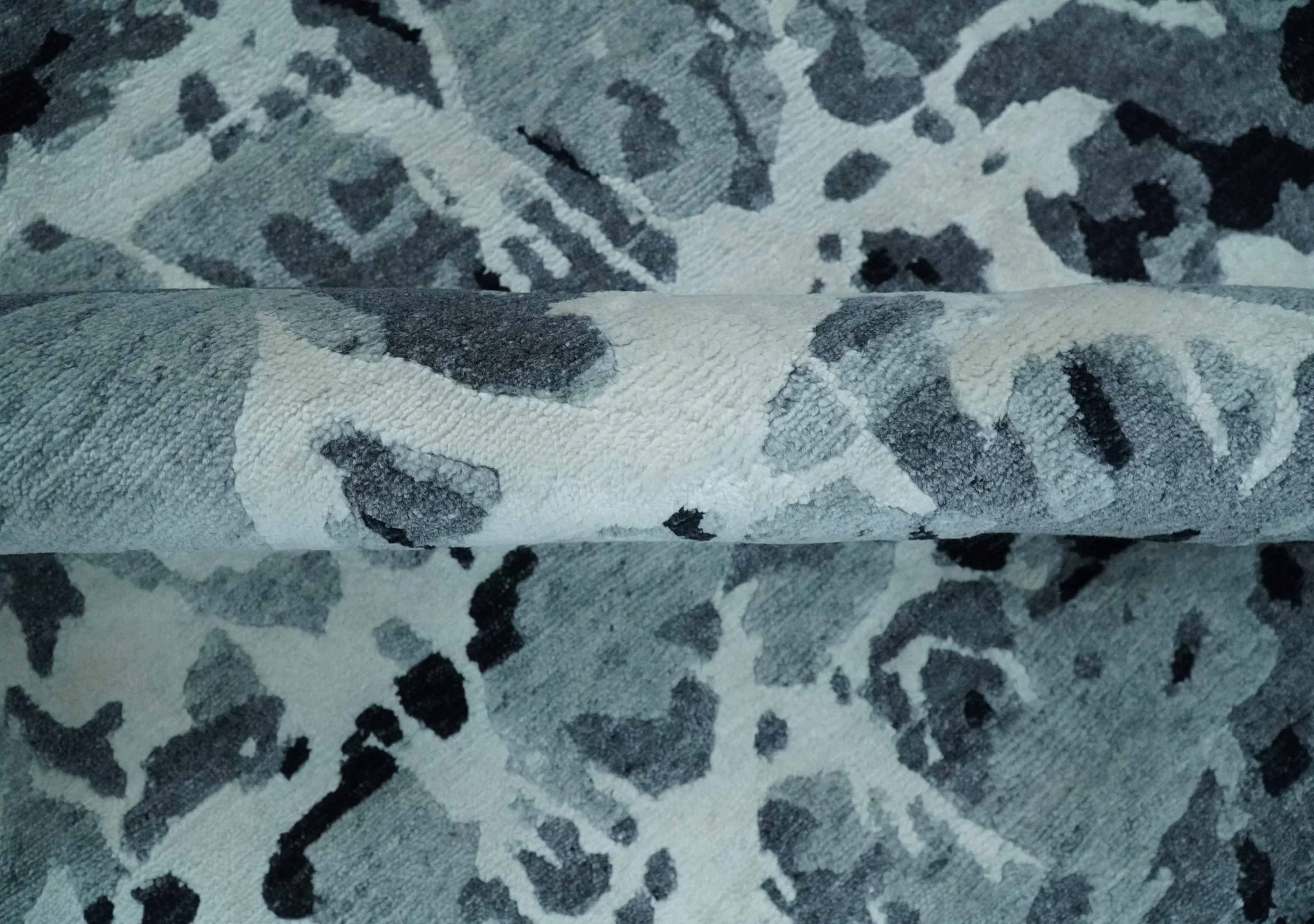 Modern Abstract Hand Knotted 8x10 Ivory, Gray, Charcoal and Black  Wool and Blended Silk Area Rug - Image 6