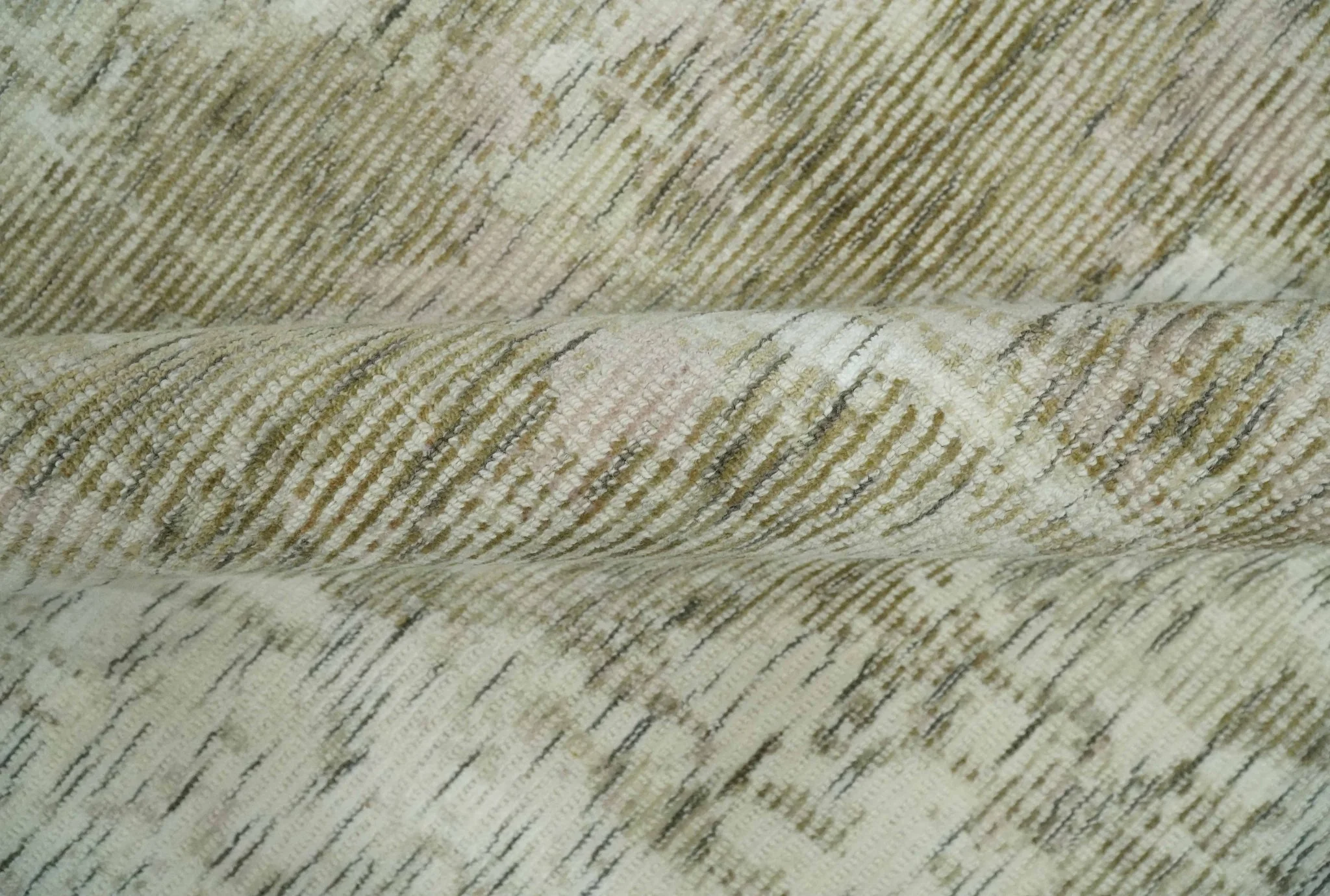 Modern Abstract Ivory, Green and Charcoal 5x8 Hand loom Wool and Viscose Area Rug - Image 7