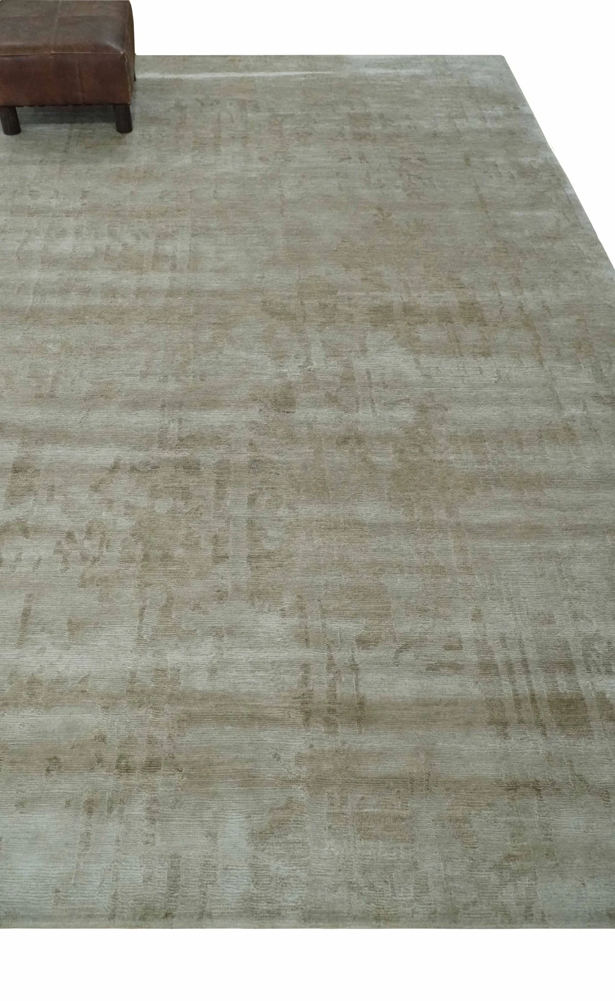 Modern Abstract Silver and Olive Hand knotted 6x9 Bamboo Silk Area Rug - Image 4