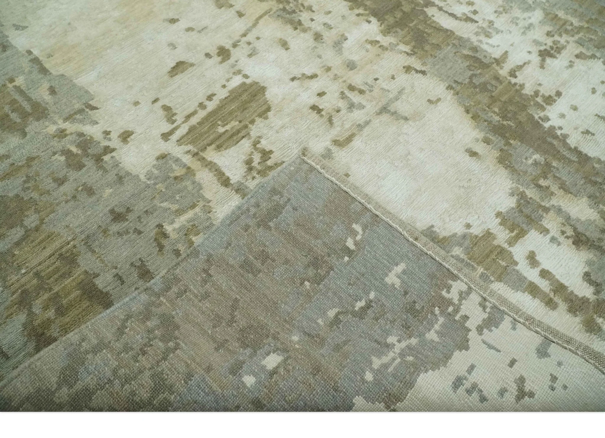 Modern Abstract Silver, Olive and Gray Hand loom 6x9 wool and Viscose Area Rug - Image 6