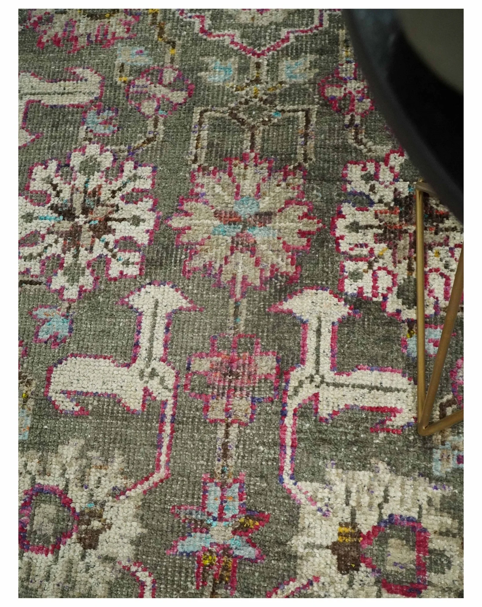 Antique Moss Green 5x8 Hand Knotted Beige and Pink Persian made of Bamboo Silk Area Rug | OP70 - Image 5