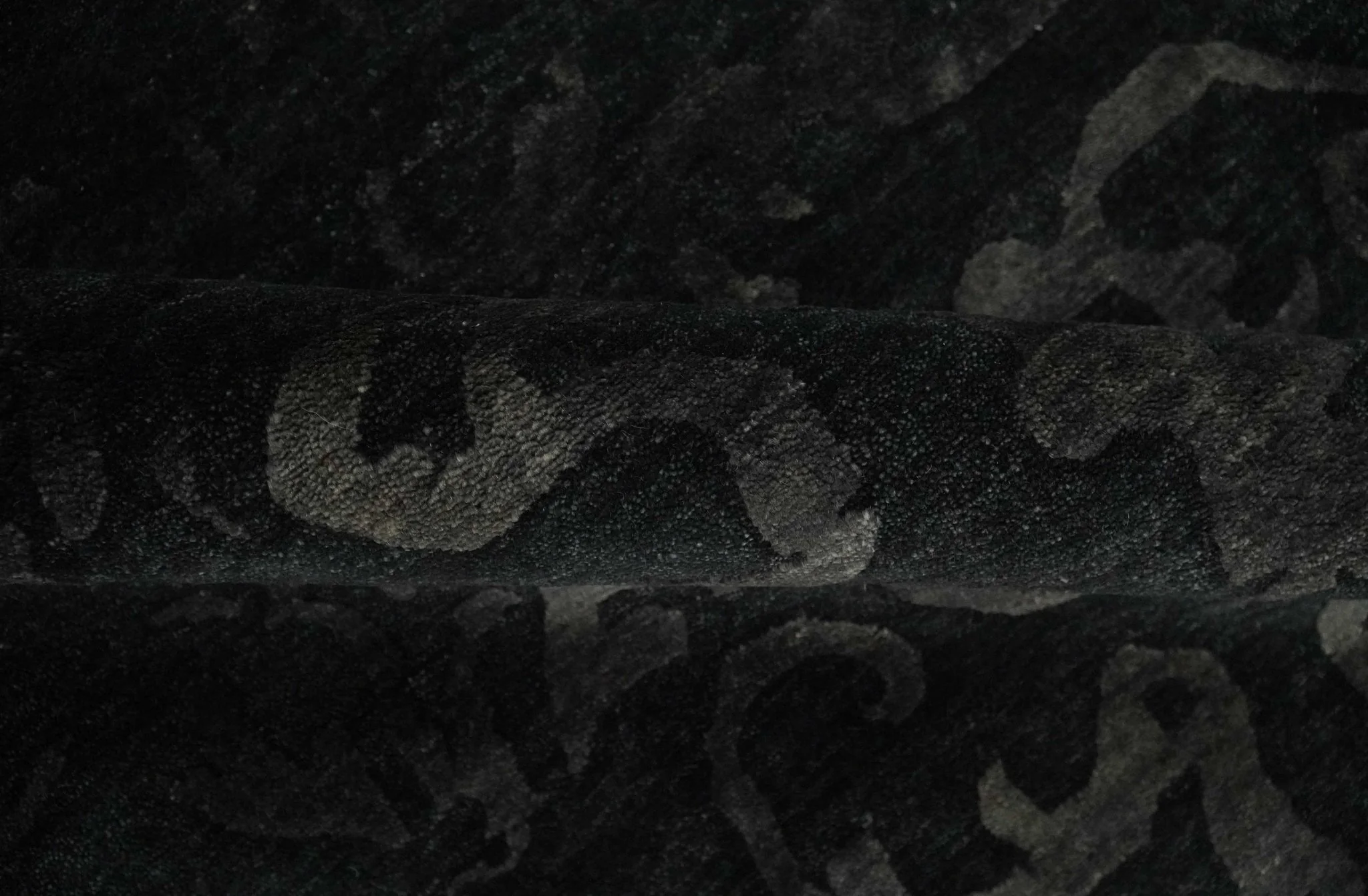 Antique Style Charcoal, Gray and Silver 8x10 Hand knotted wool Area Rug - Image 8