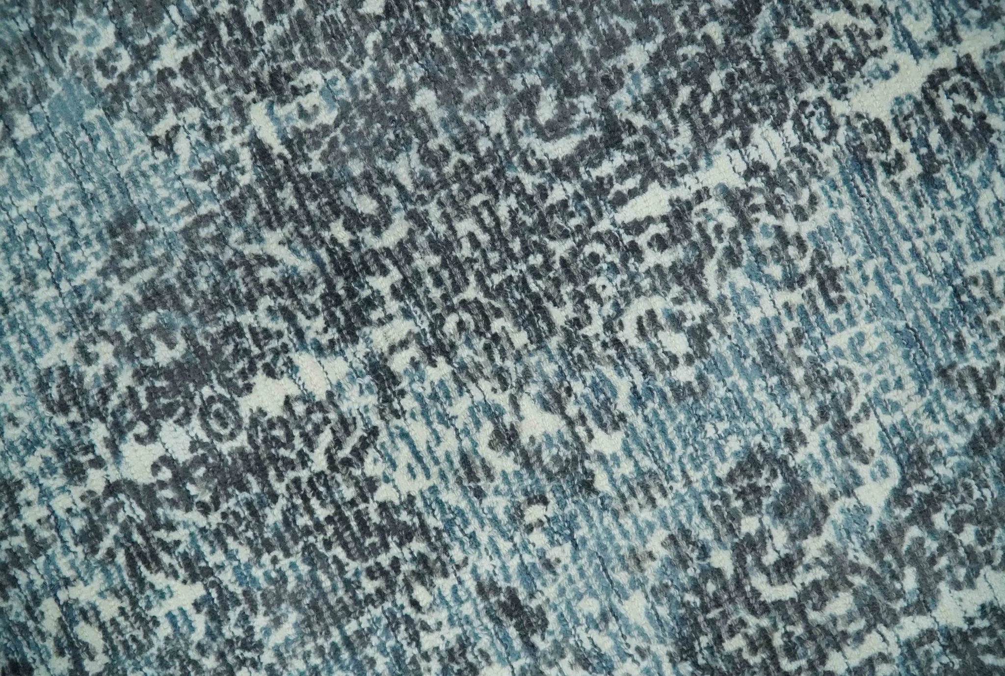 Premium look antique Design Teal, Charcoal and Ivory 5x8 Hand loom wool and Viscose Area Rug - Image 5