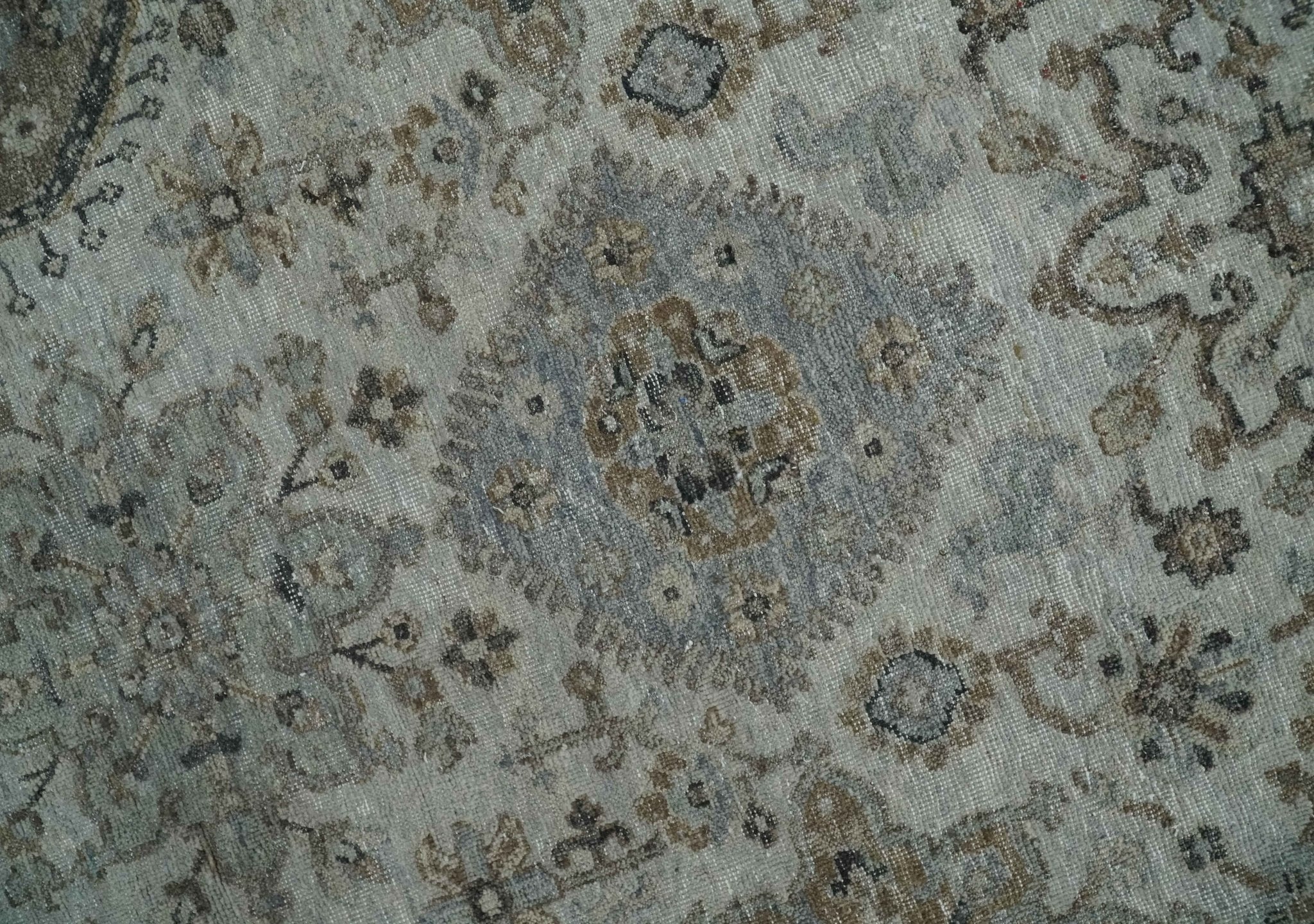 Antique Distressed style Ivory, Charcoal and Beige Low Pile 8x10 wool Area Rug - Image 5
