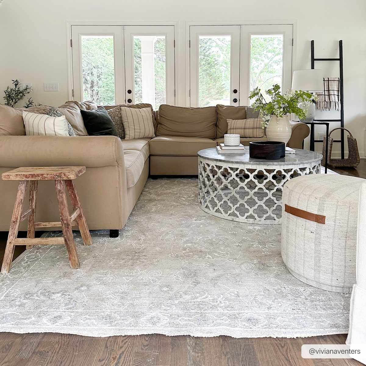 Antique Look Floral Beige and Charcoal Traditional Design Area Rug - Image 6