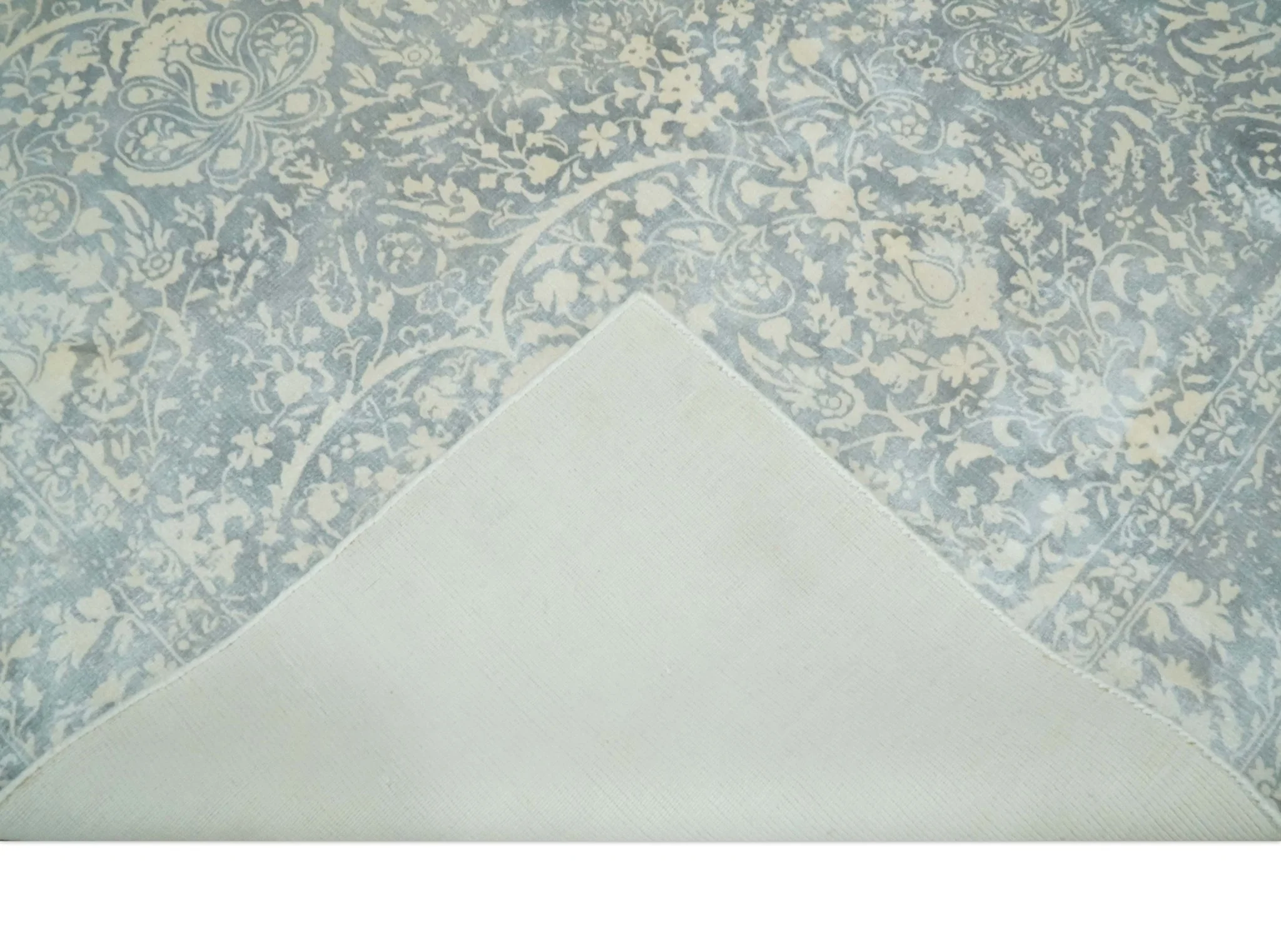 Premium Style Traditional Large Design Gray, Silver and Beige 5.6x7.9 Viscose Area Rug - Image 7