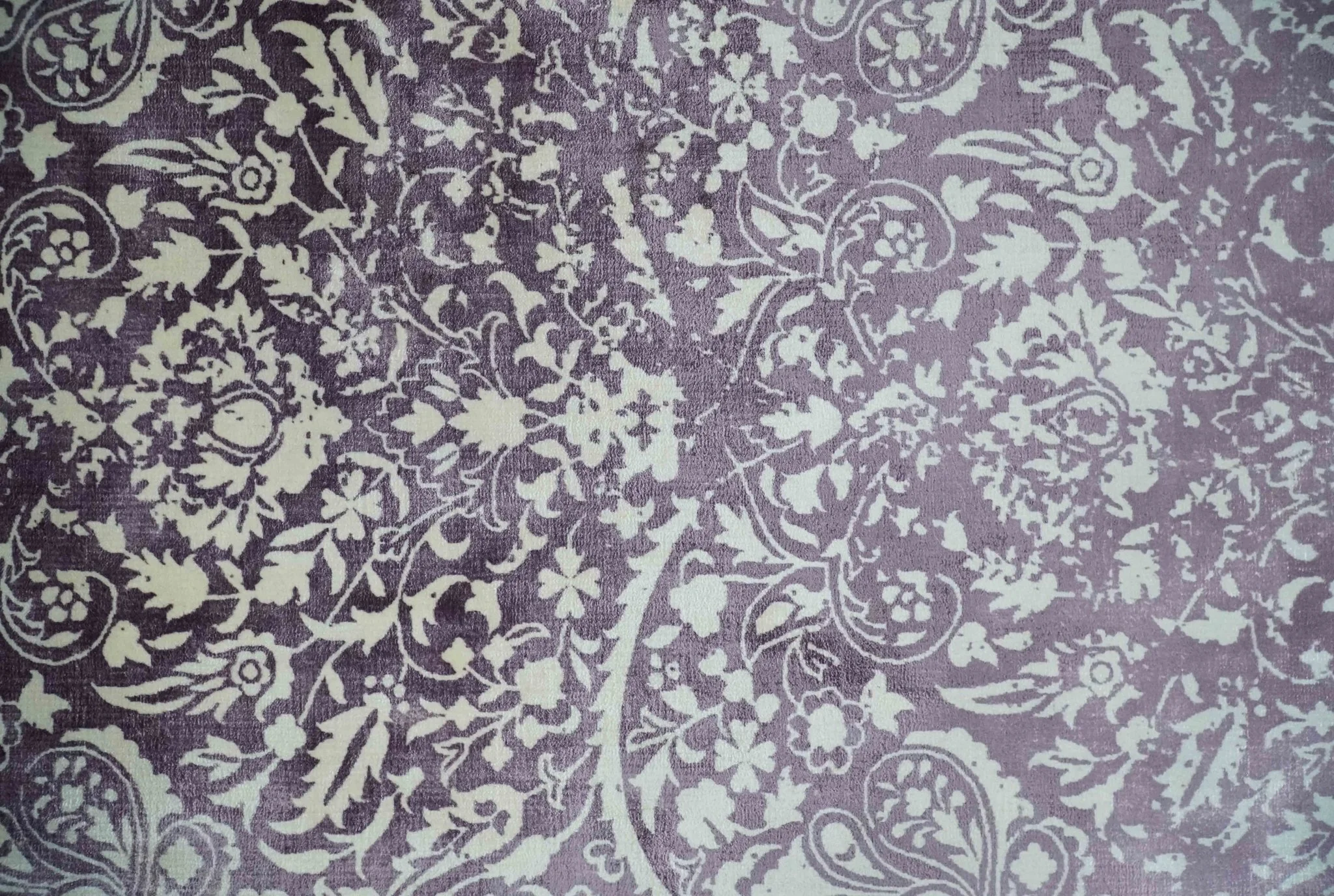 Premium Style Floral Ivory and Dark Purple 5.6x8 Handloom Wool and Viscose Area Rug - Image 5