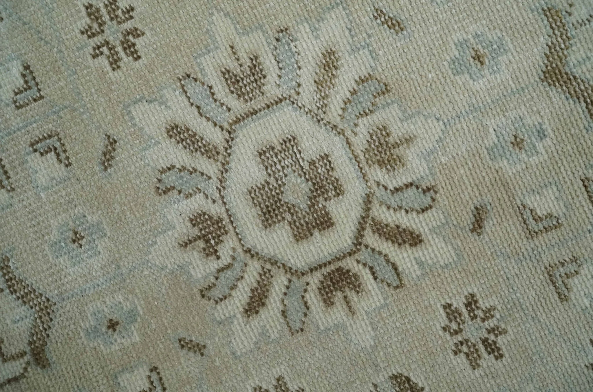 Earthy Ivory, Brown and Gray Hand knotted 8x10 Traditional wool Area Rug - Image 4