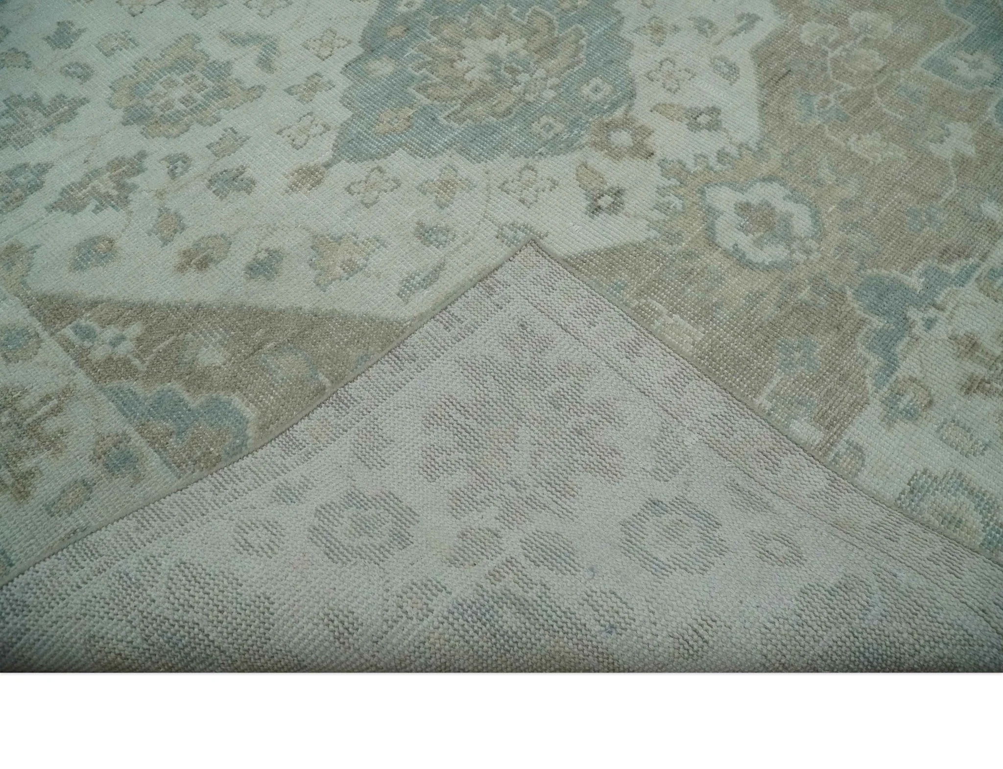 Antique Design Medallion Earthy Ivory and Camel 8x10 wool Area Rug - Image 7