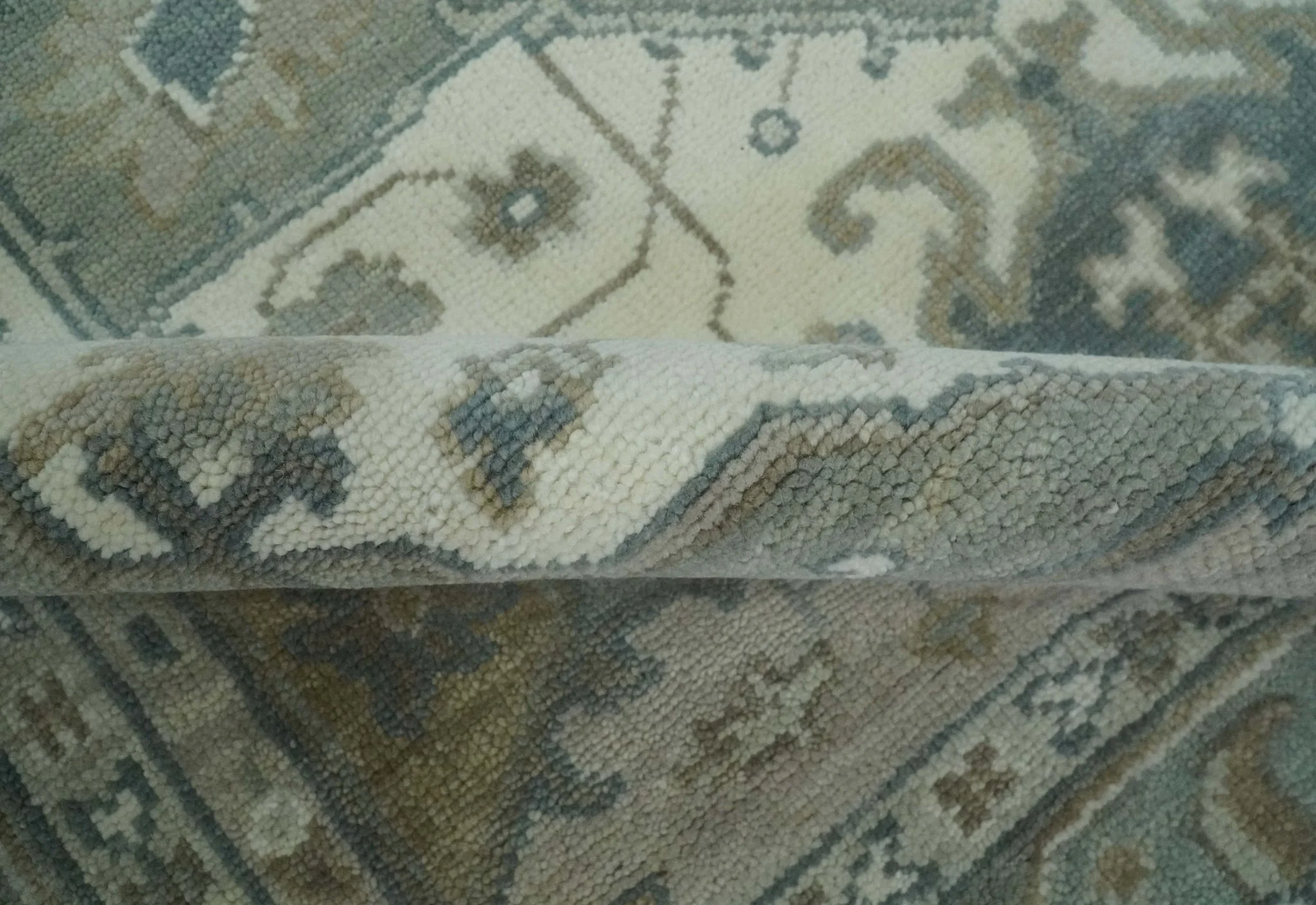 Antique look Gray, Ivory and Silver Hand knotted Traditional Heriz Medallion 8x10 wool Area Rug - Image 6