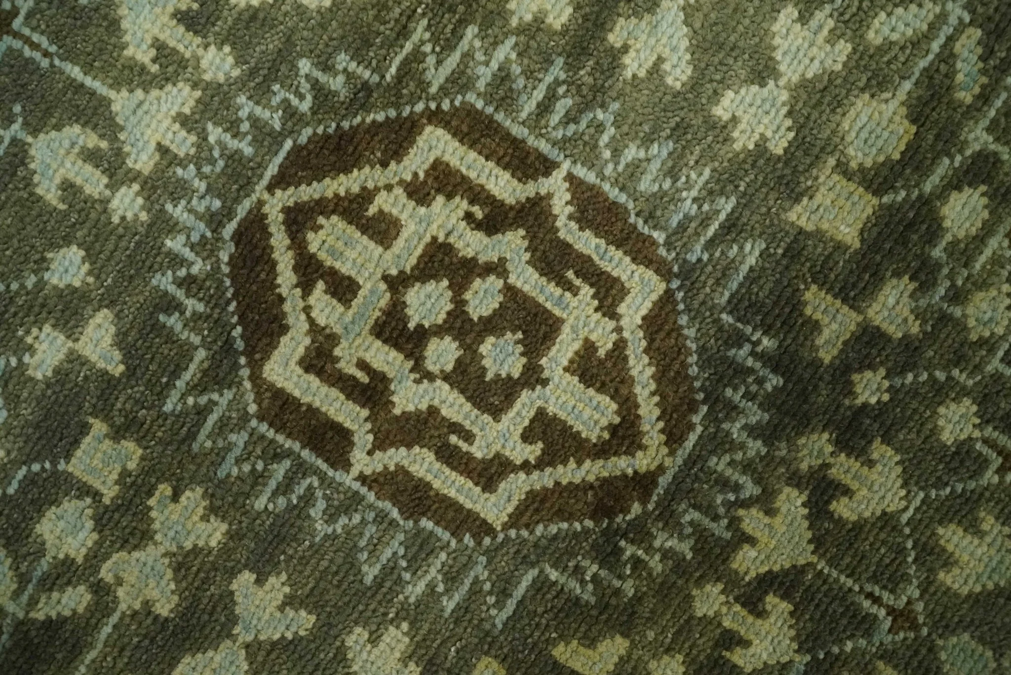 9x12 Antique Style Hand Knotted Green and Silver Medallion Pattern Wool Area Rug - Image 4