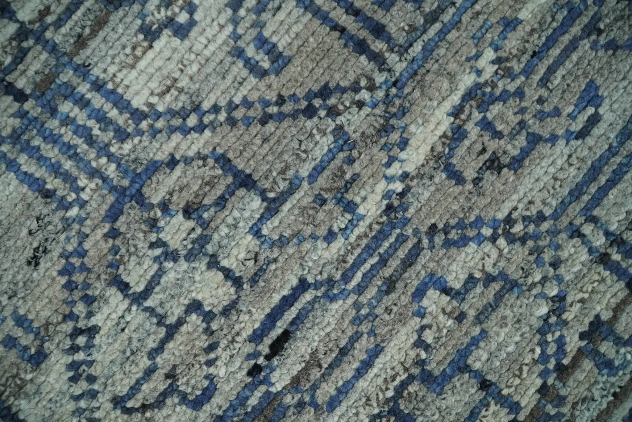 8x10 Silver, Gray and Blue Traditional Persian Minimal Area Rug | TRD43580810 - Image 10