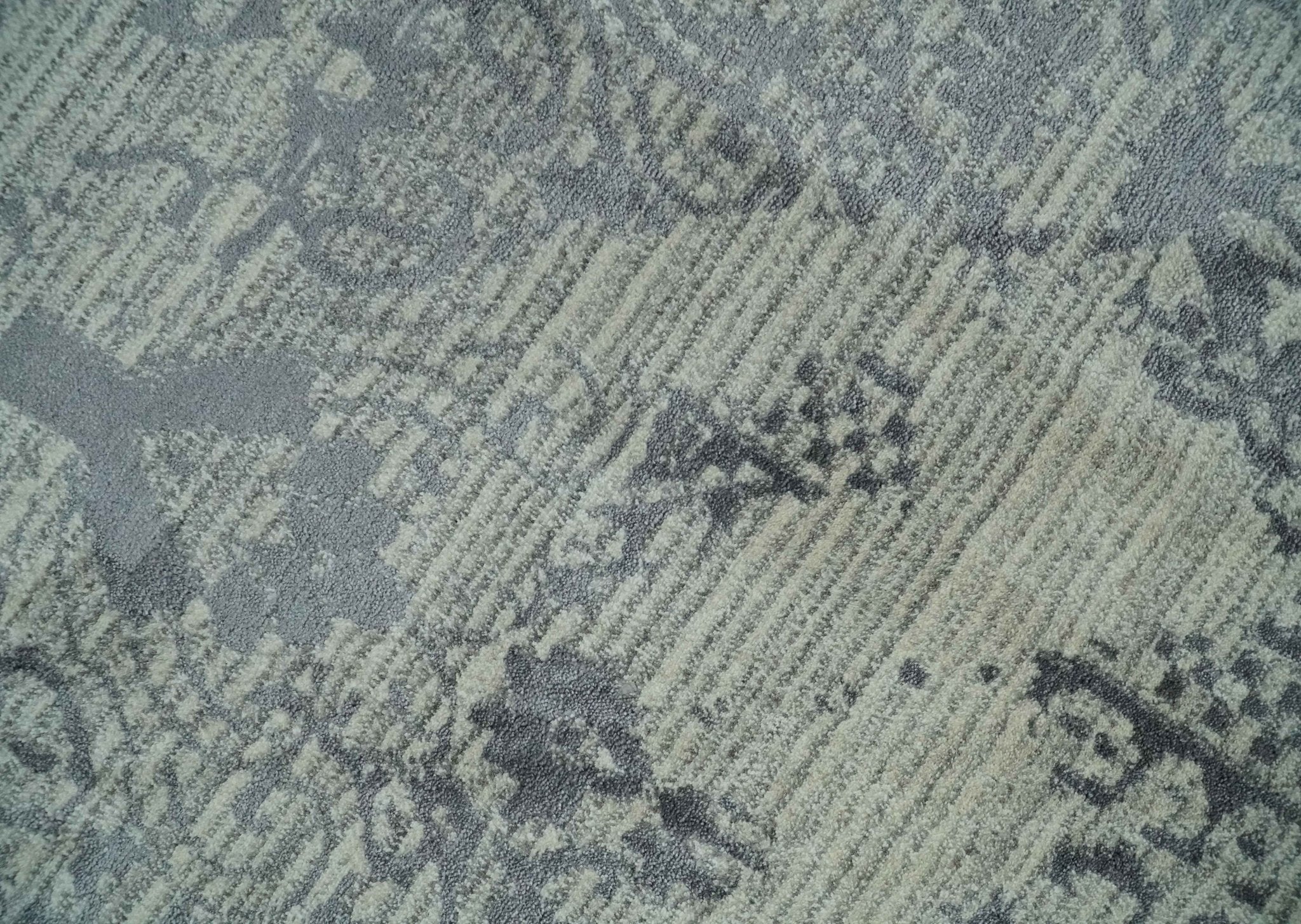 Antique Style transitional 8x11 Beige and Charcoal hand knotted Wool and art silk Area Rug - Image 4