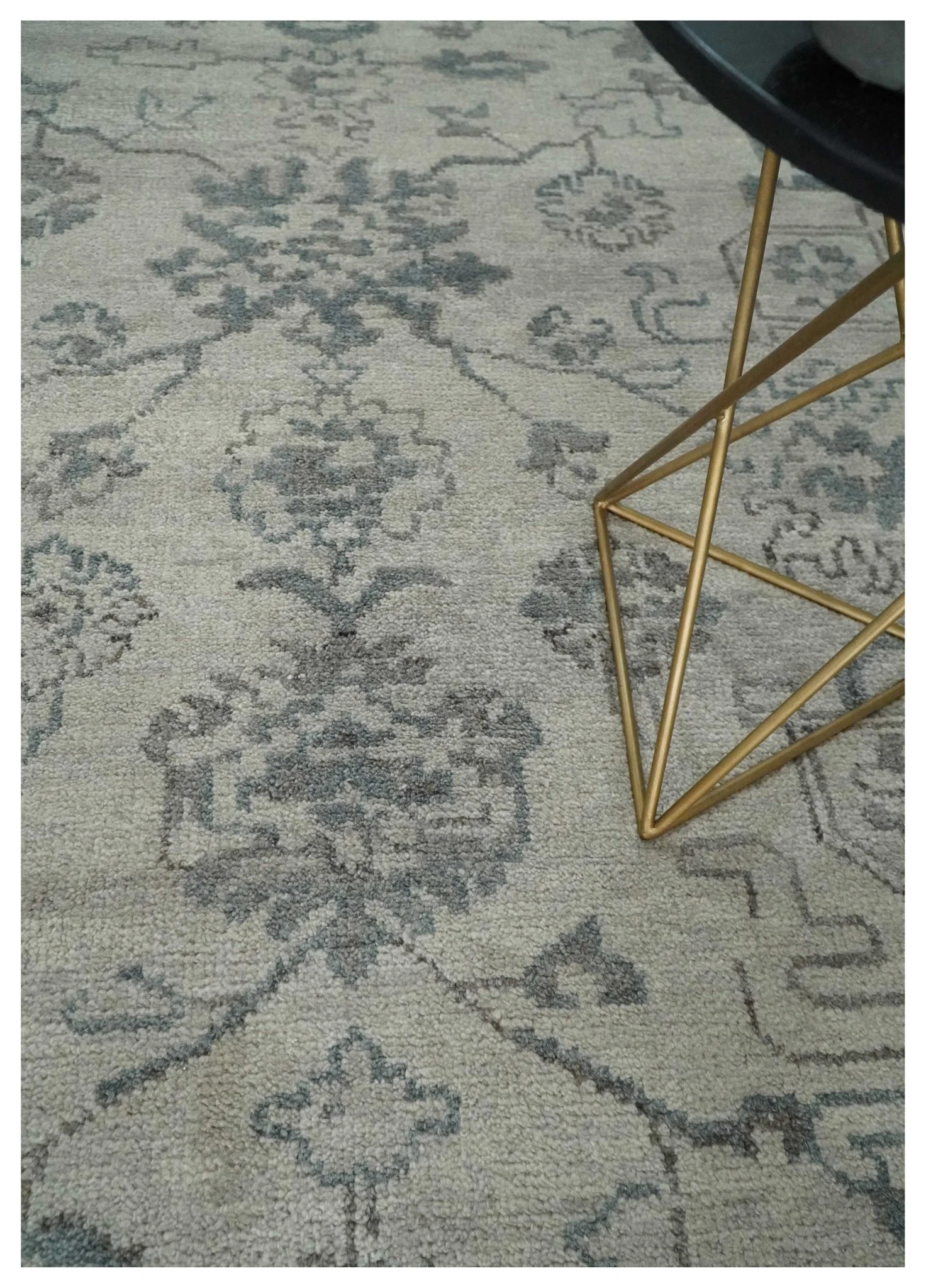Beige and Gray 8x10 hand knotted Oushak wool Area rug - Image 2