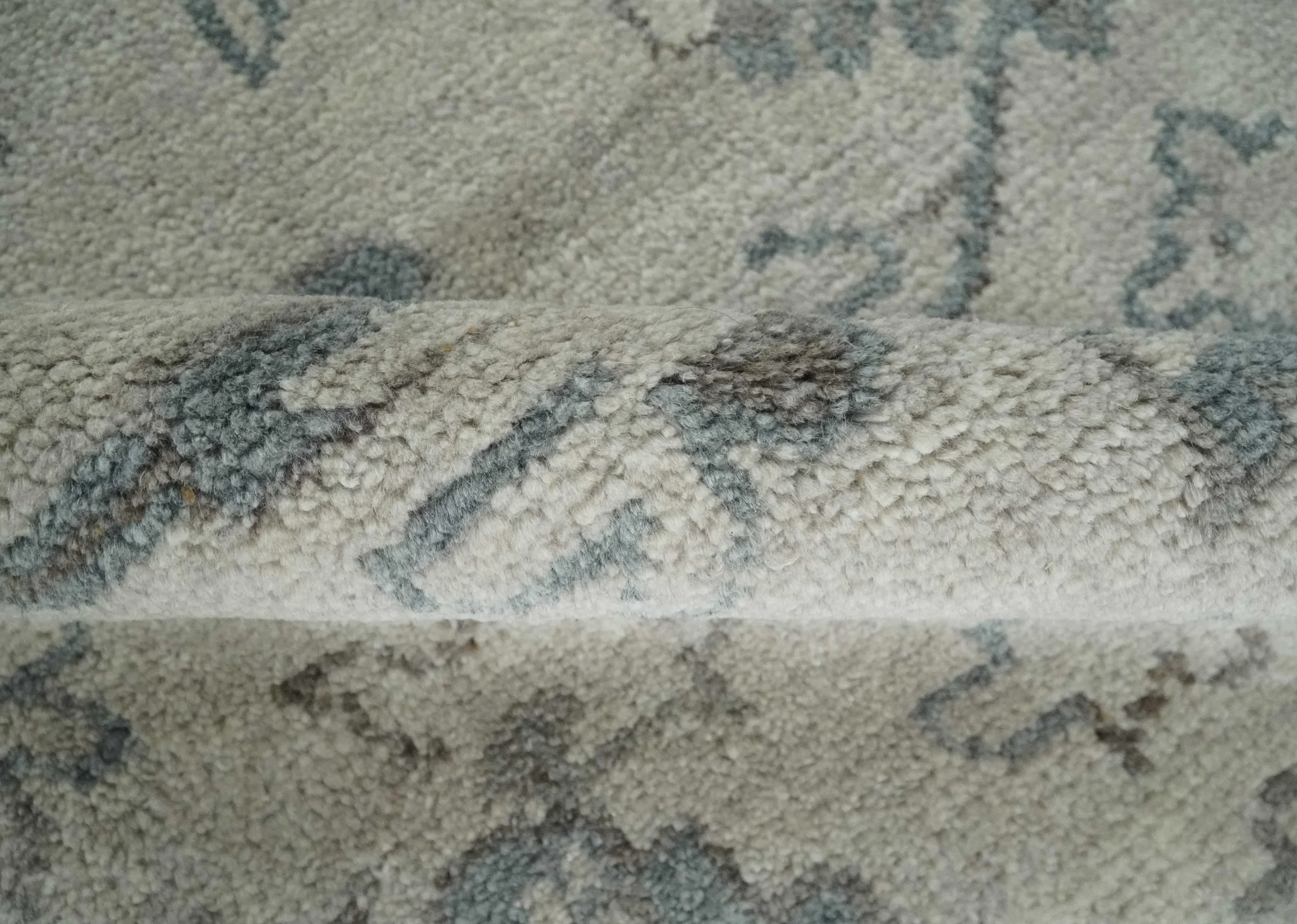 Beige and Gray 8x10 hand knotted Oushak wool Area rug - Image 6