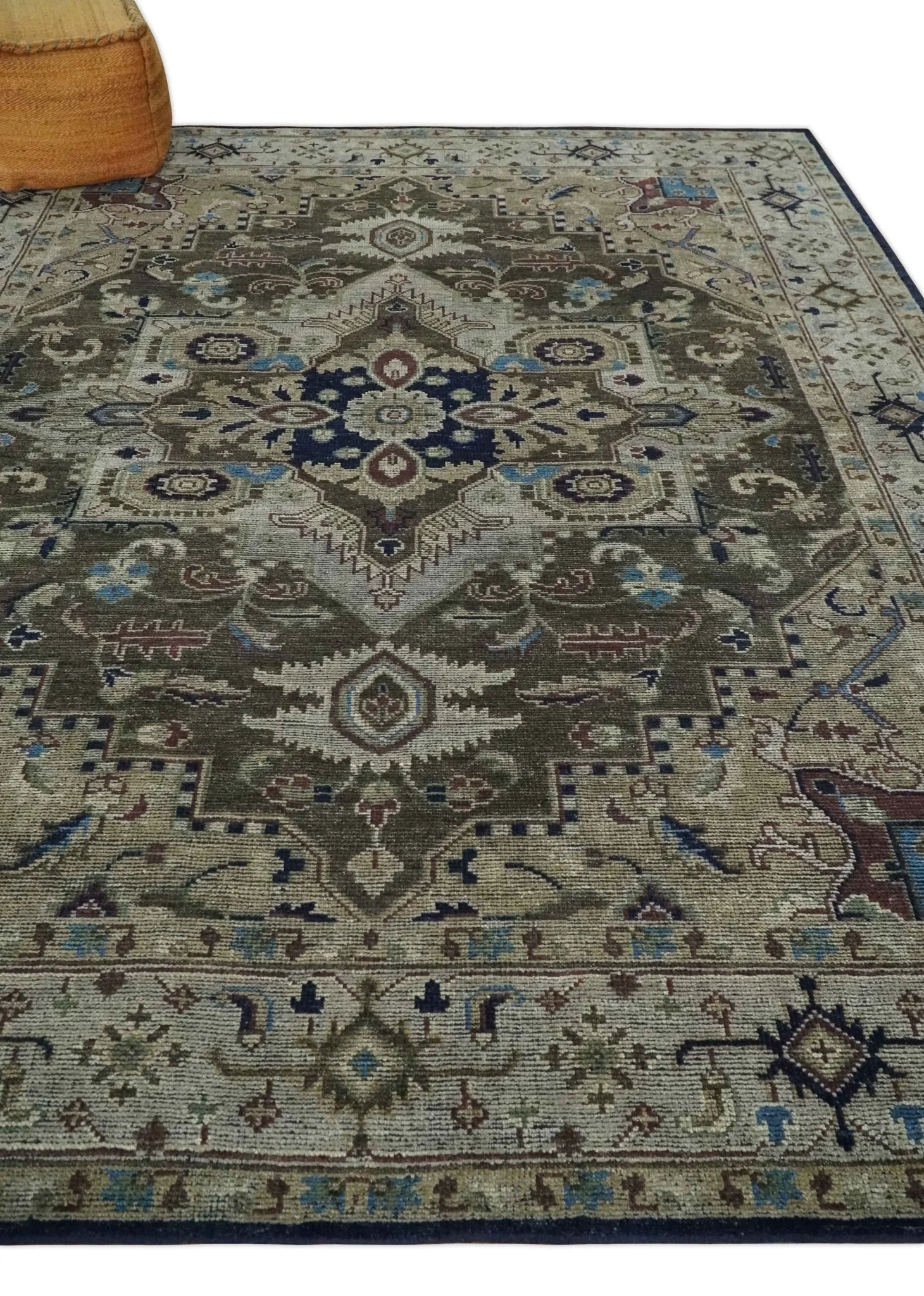8x10 Antique look Brown, Beige and Blue Traditional Medallion wool Area Rug - Image 3