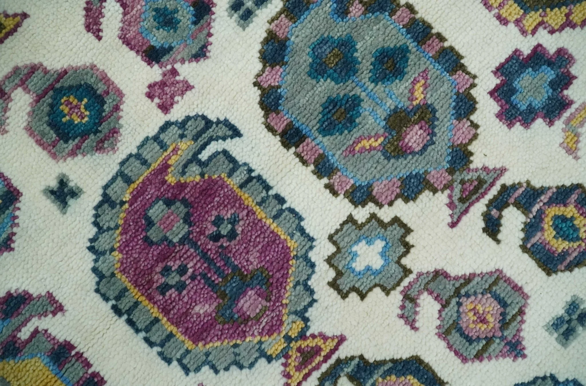 Ivory, Gold and Pink Hand knotted Traditional Boteh Design Multi size wool Area Rug - Image 4