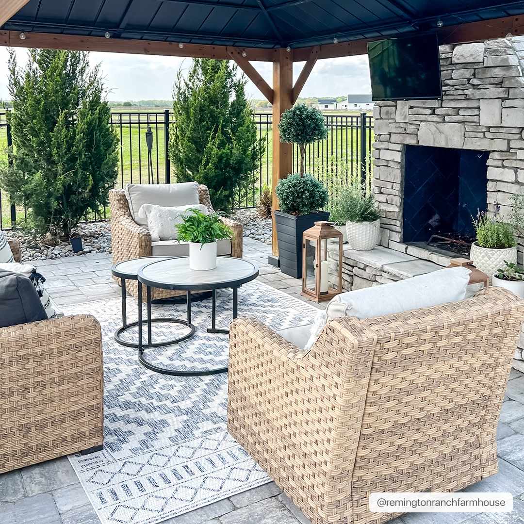 Armen Modern Geometrical Blue And Silver Machine Woven Outdoor Rug - Image 2