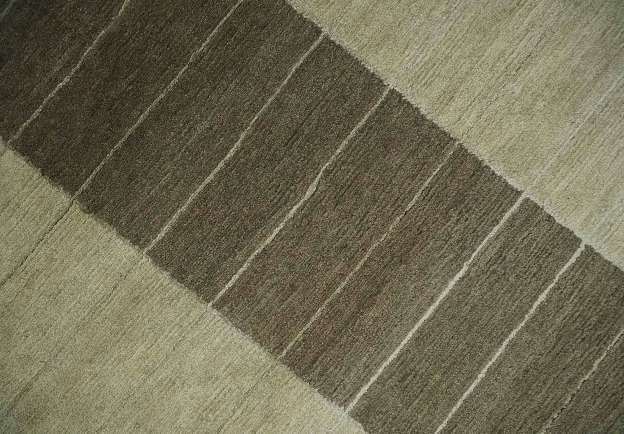 Beige and Brown Modern Geometrical Hand loom 5x8 wool and Art Silk area Rug - Image 5