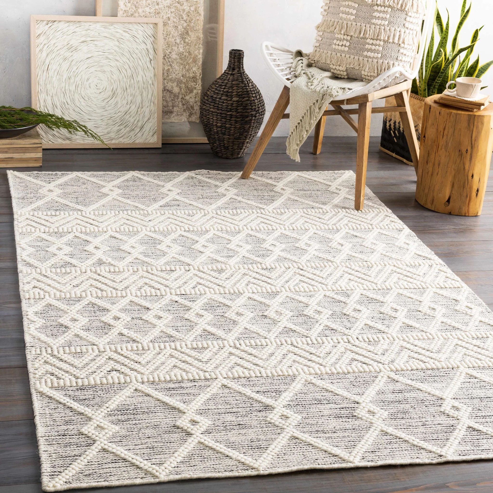 Beige and Charcoal Chevron Tasseled Texture Hand Woven Wool Area Rug - Image 4