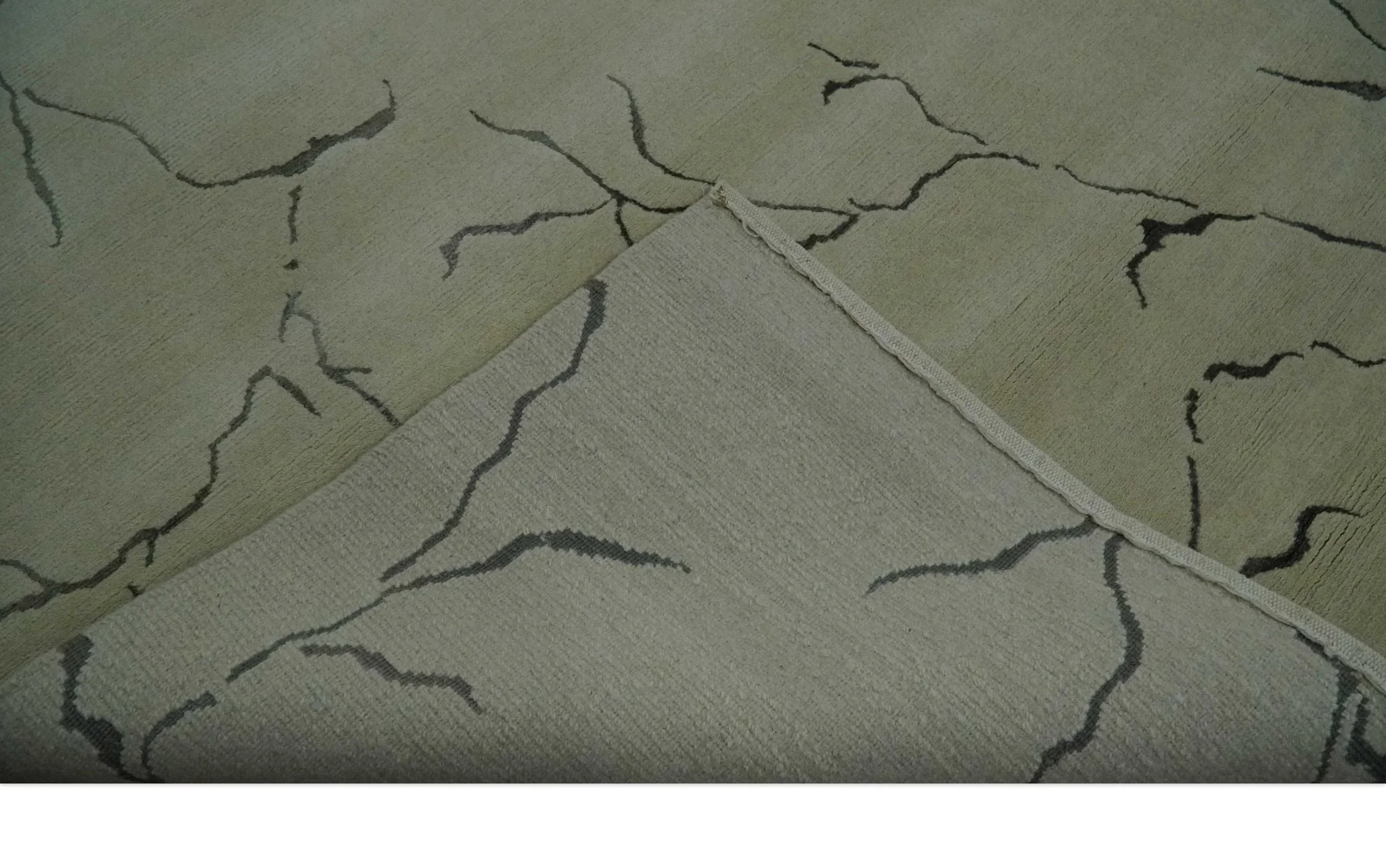 Beige and Charcoal Hand loom Crack Design 6x9 wool and Art Silk Area Rug - Image 7