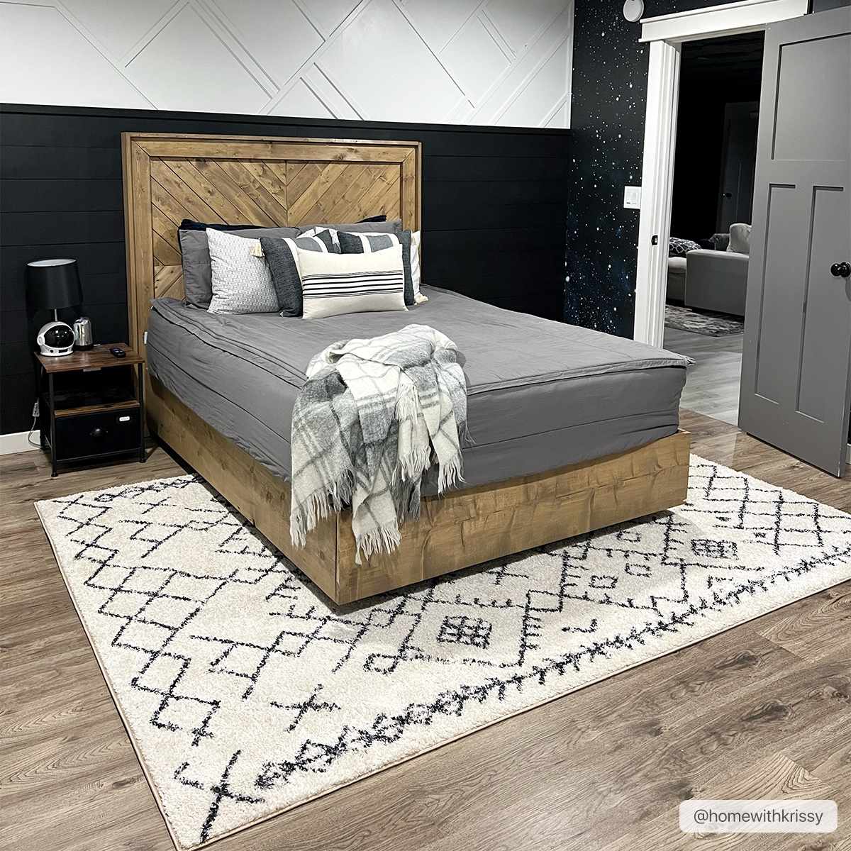 Ivory and Charcoal Machine Woven Moroccan Design Washable Tribal Design Rug - Image 2