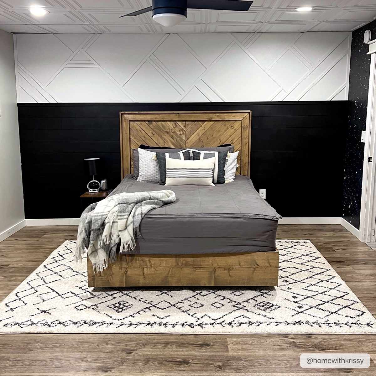 Ivory and Charcoal Machine Woven Moroccan Design Washable Tribal Design Rug - Image 3
