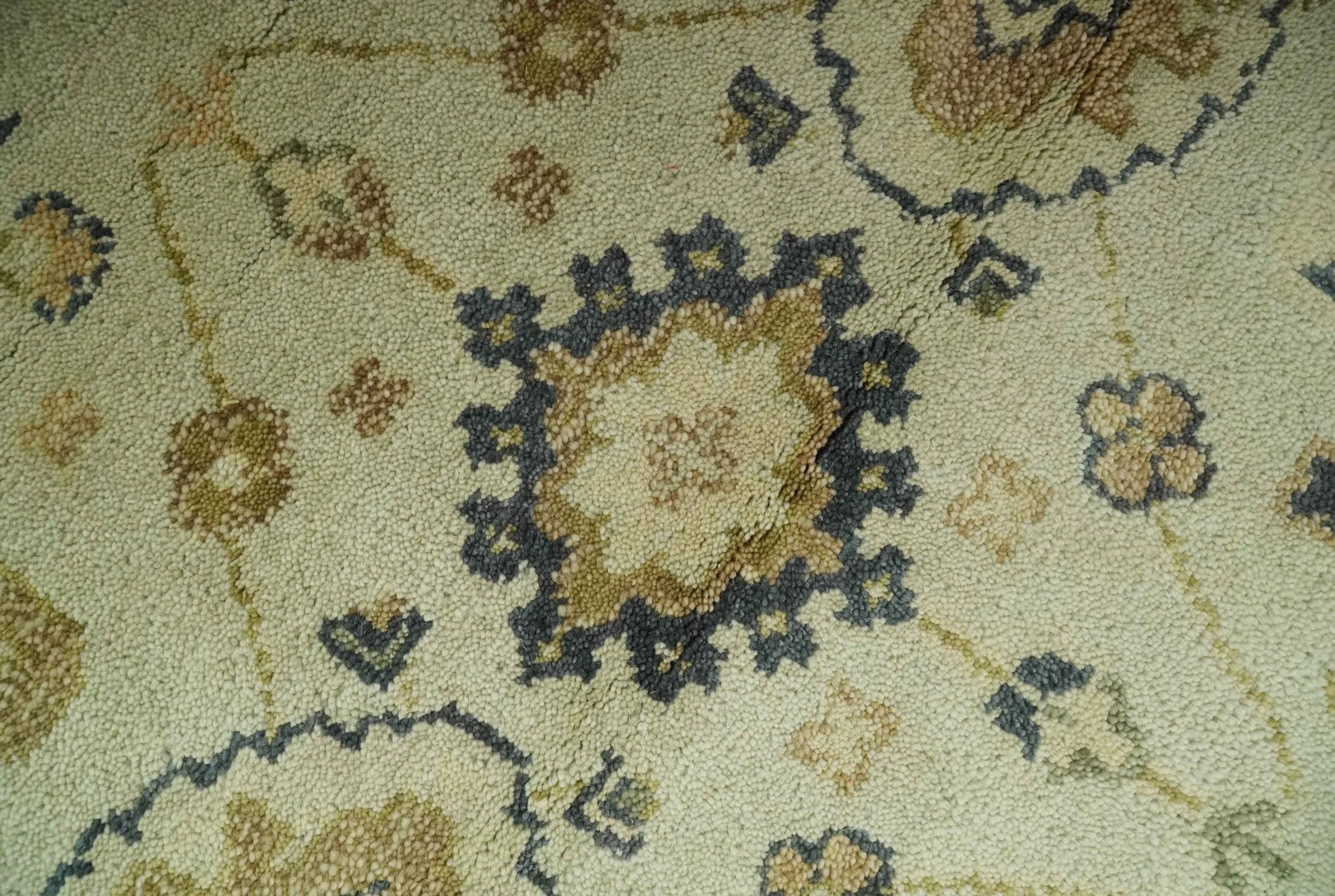 Beige and Charcoal 6x9 Hand Knotted Traditional Oriental Oushak wool area rug - Image 4