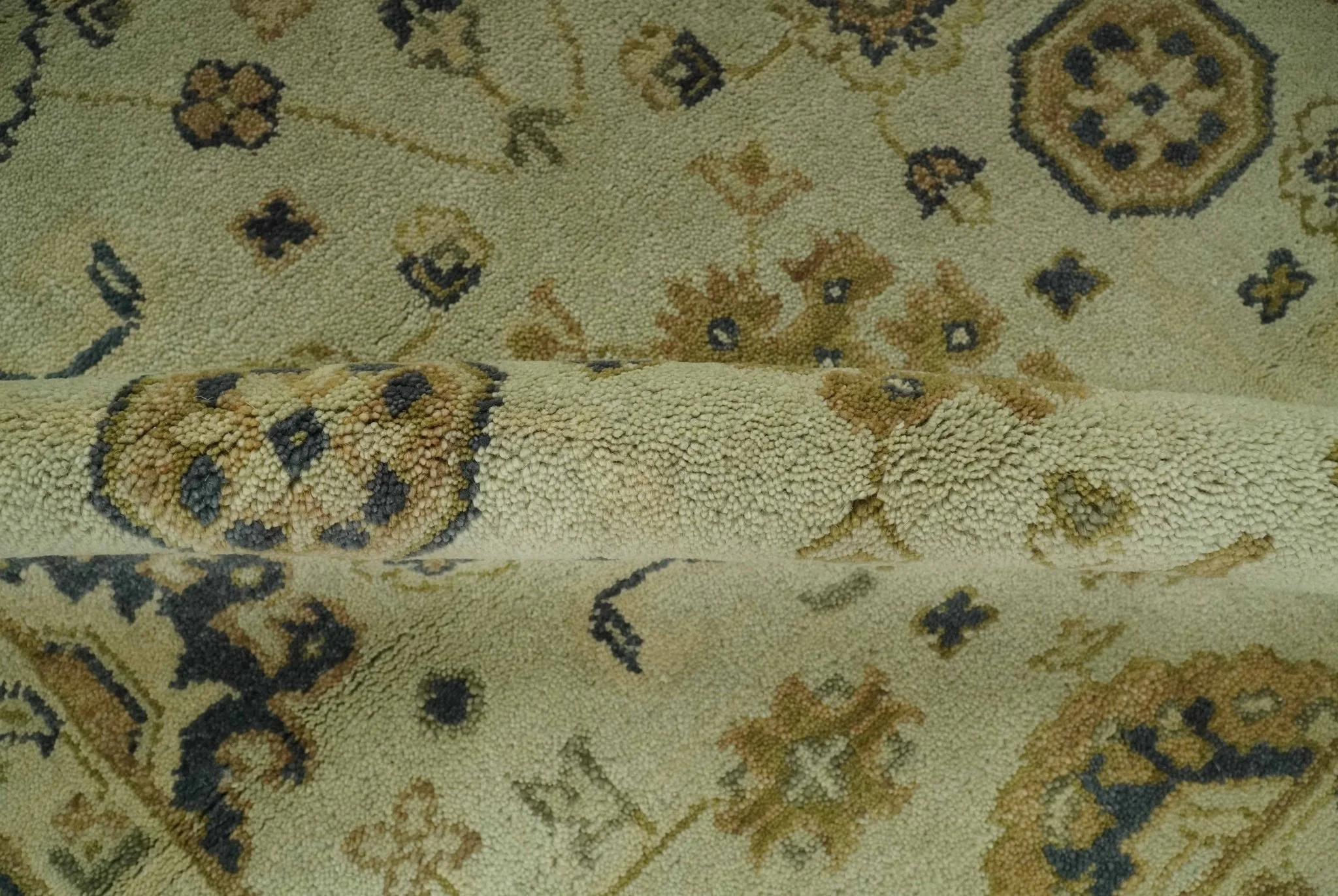 Beige and Charcoal 6x9 Hand Knotted Traditional Oriental Oushak wool area rug - Image 6