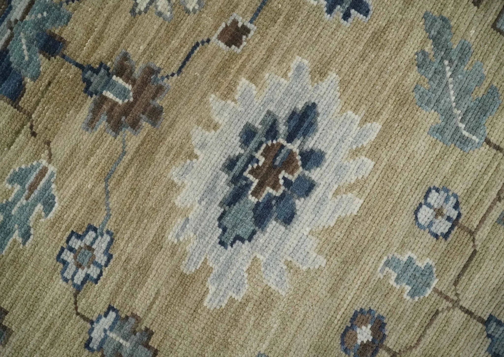Traditional Beige and Gray Multi Size  Turkish Knot Antique Style Floral Hand knotted Oushak Wool Area Rug - Image 4