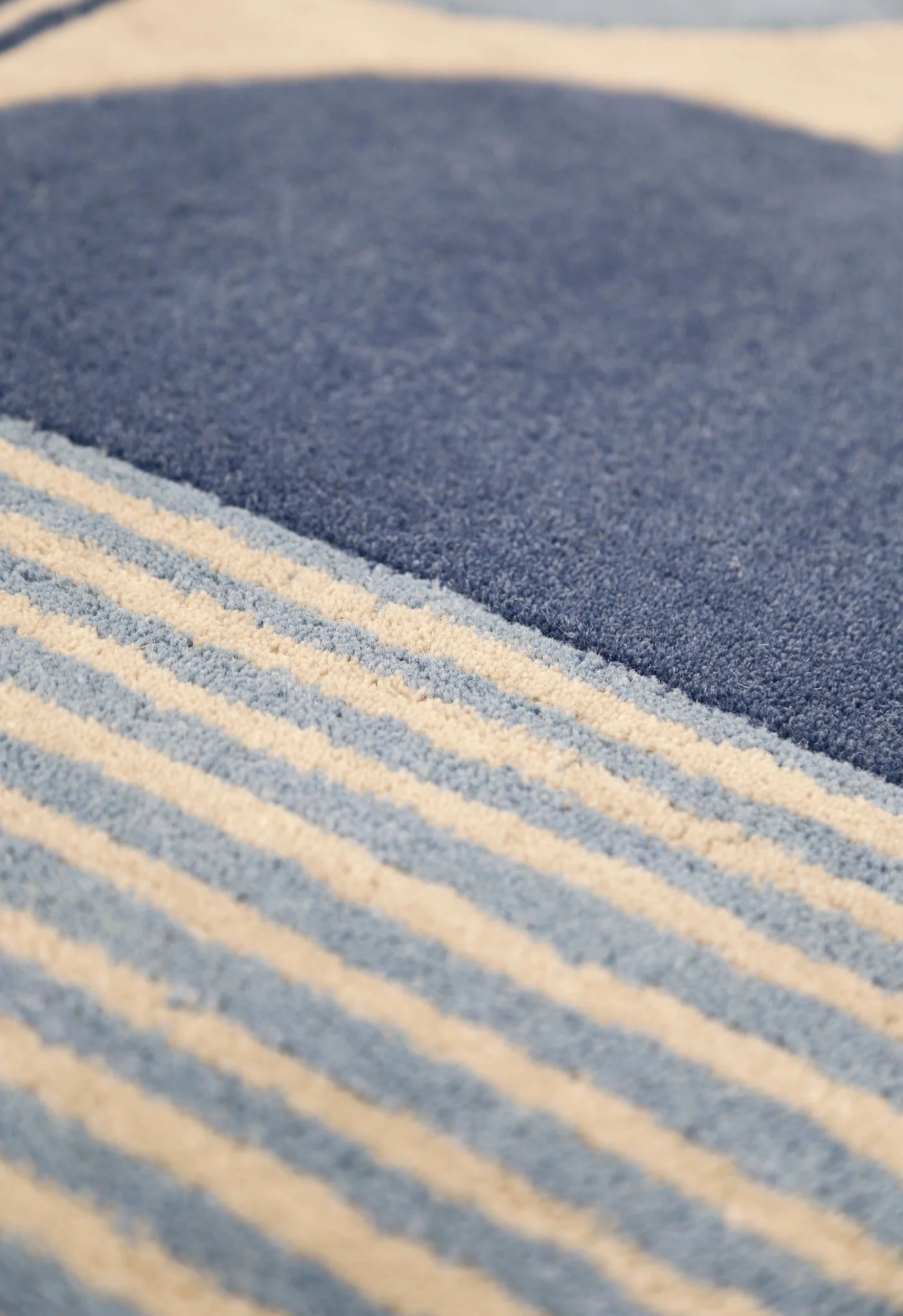 Beige And Gray Modern Stripes Hand Tufted 4x6 Wool Rug - Image 4