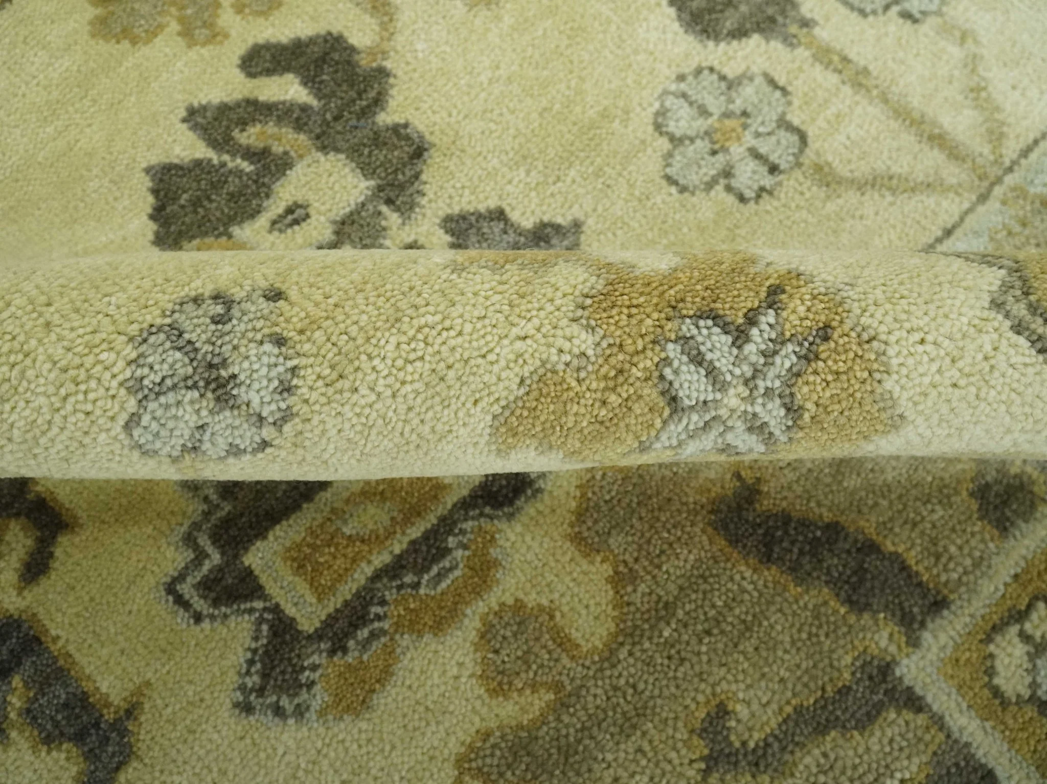 Beige and Gray 8x10 Hand Knotted Traditional Oriental Oushak Wool area rug - Image 6