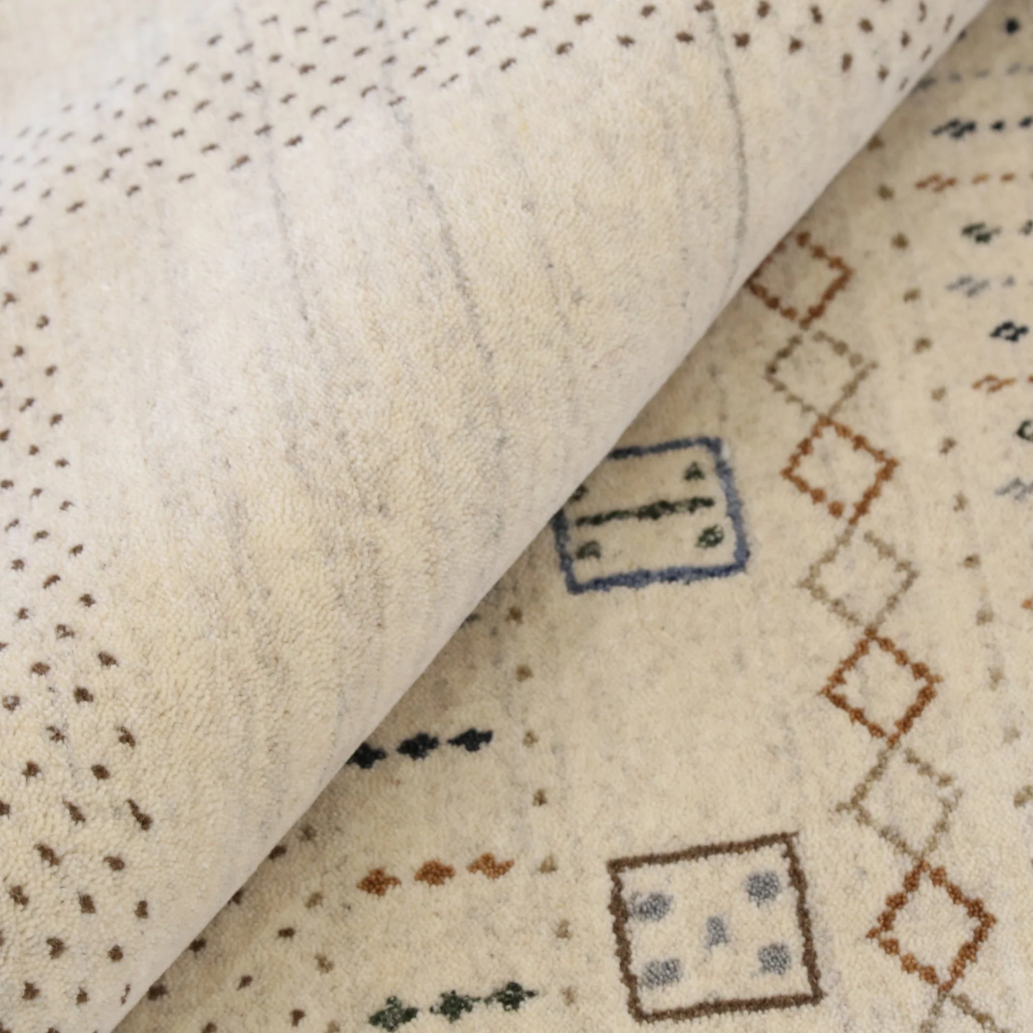 Beige Center Pattern Design Hand Loomed Wool Area Rug - Image 12
