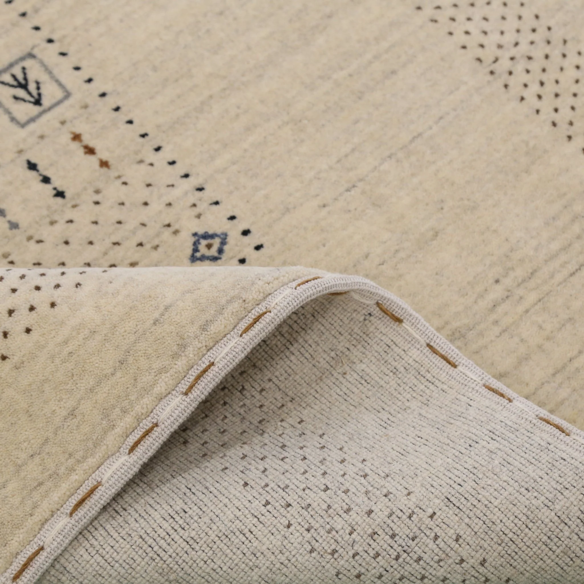 Beige Center Pattern Design Hand Loomed Wool Area Rug - Image 3