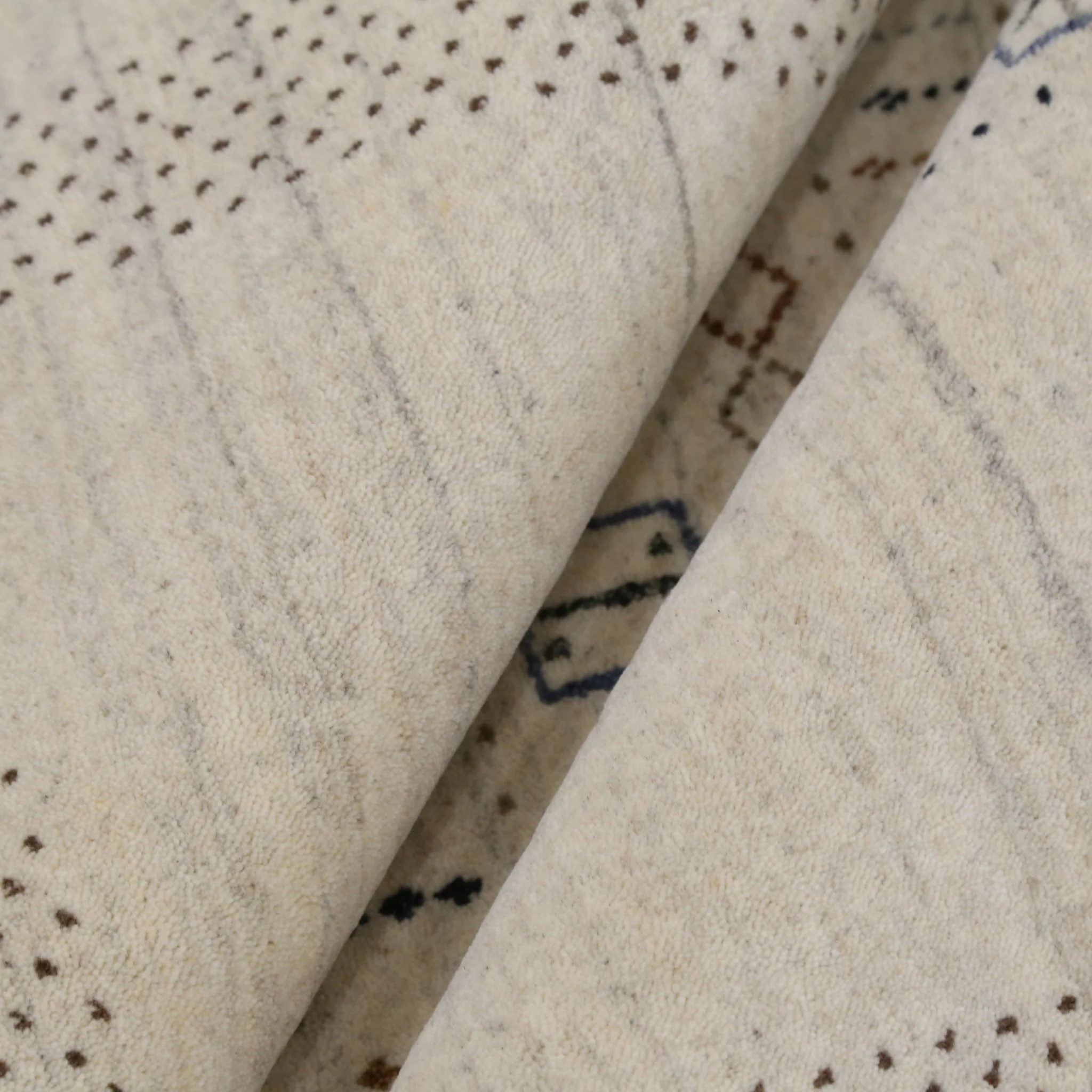 Beige Center Pattern Design Hand Loomed Wool Area Rug - Image 6