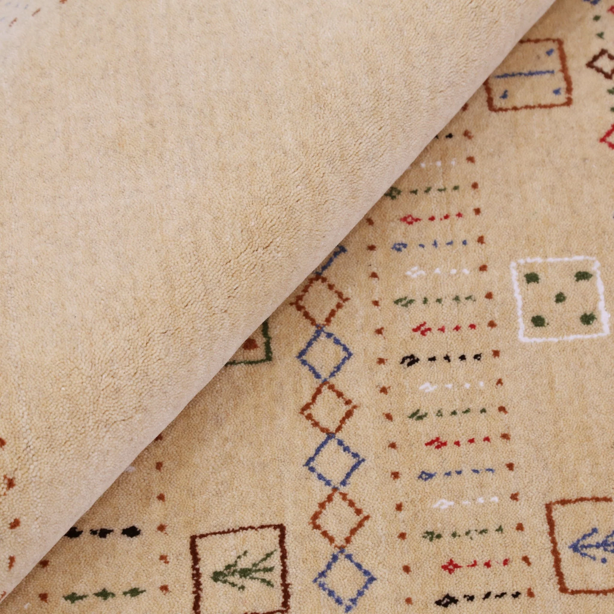 Beige Center Pattern Hand Loomed Wool Area Rug - Image 3