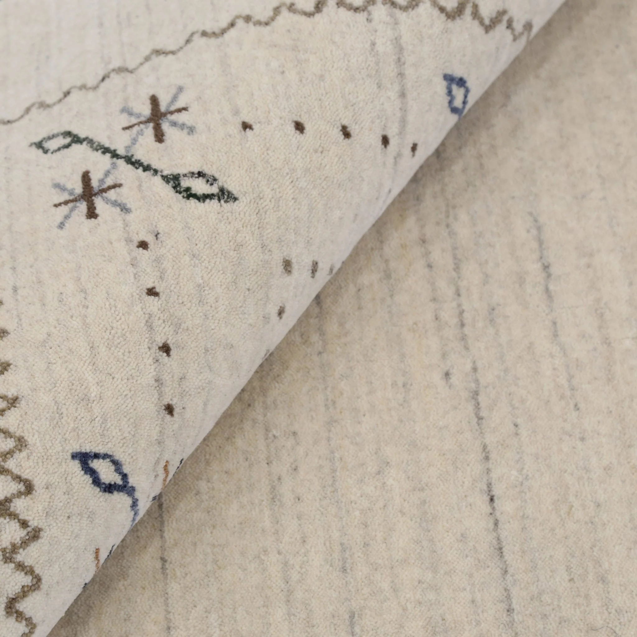 Beige Gabbeh Border Design Hand Loomed Wool Area Rug - Image 3
