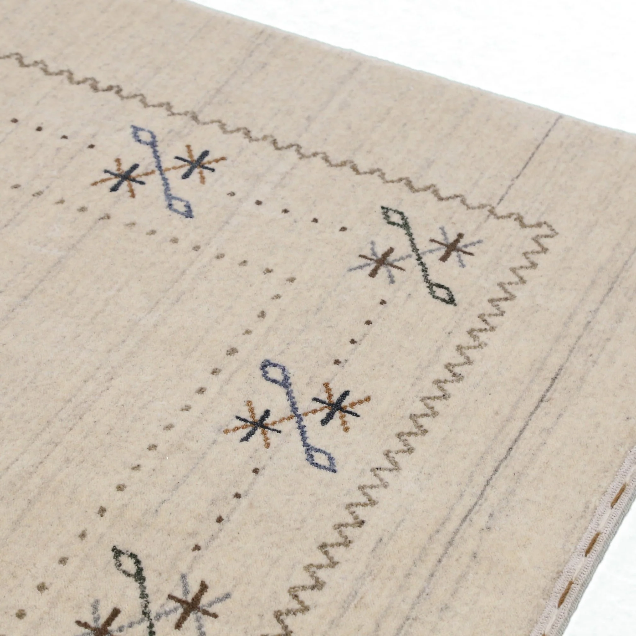 Beige Gabbeh Border Design Hand Loomed Wool Area Rug - Image 9