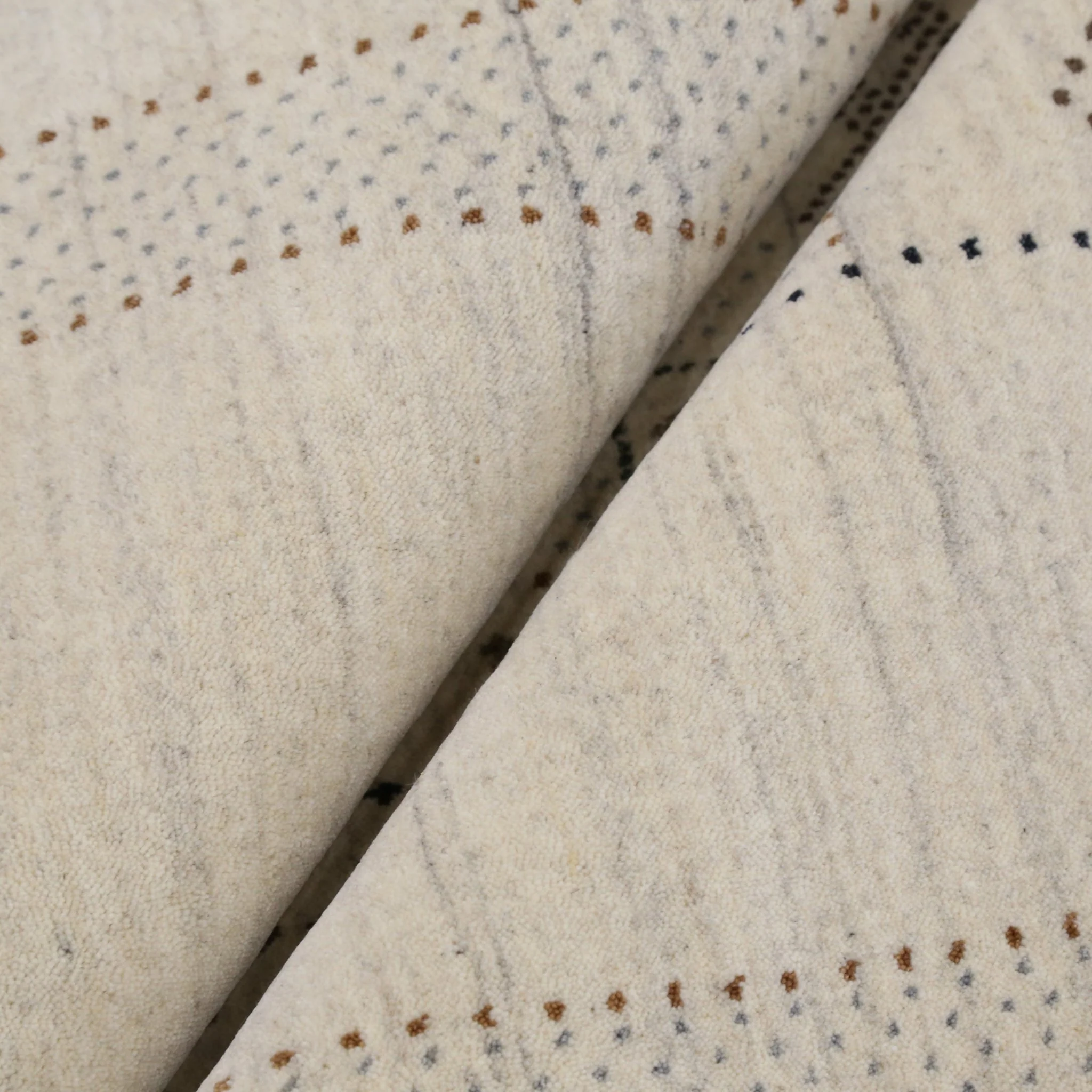 Beige Gabbeh Design Hand Loomed Wool Area Rug - Image 4