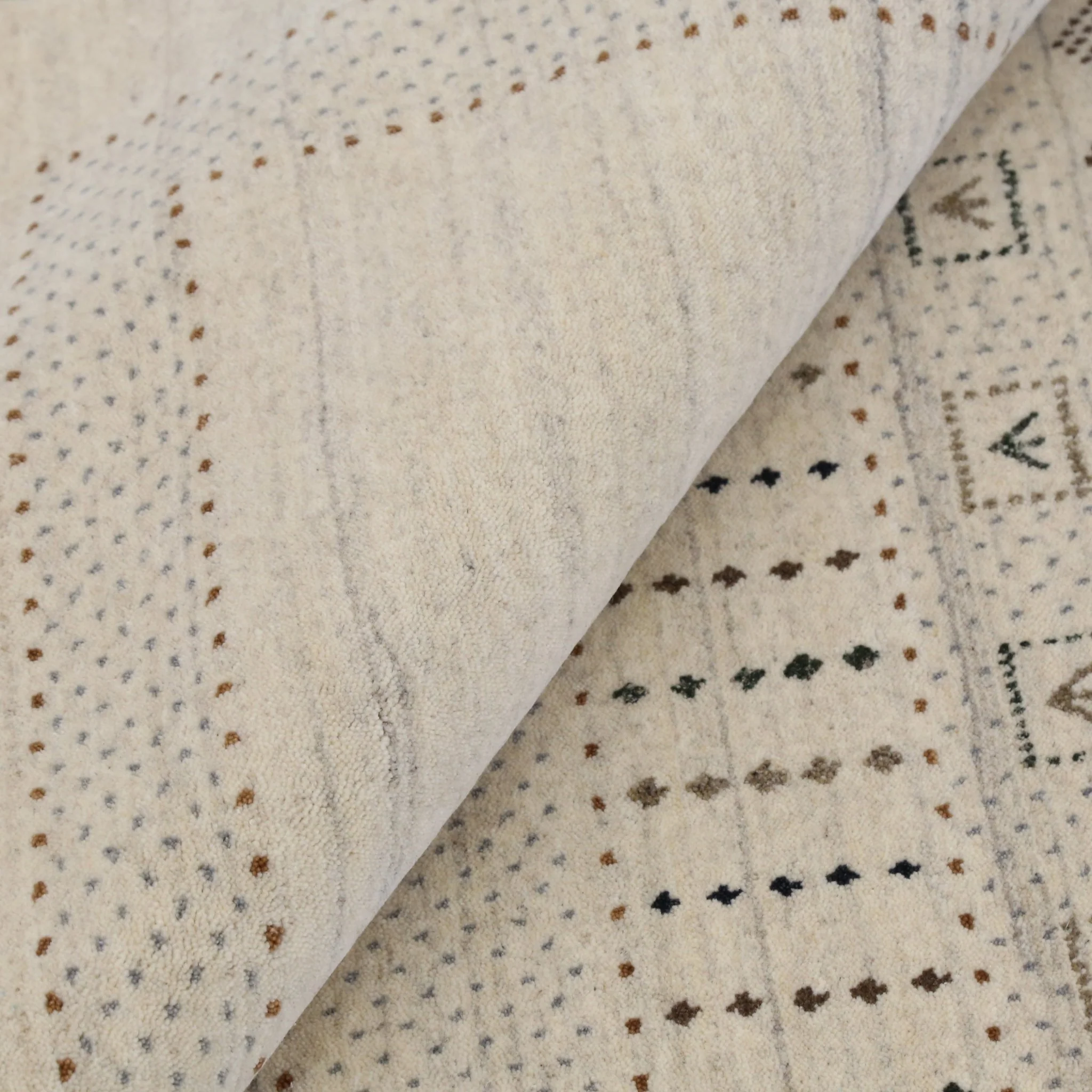 Beige Gabbeh Design Hand Loomed Wool Area Rug - Image 5