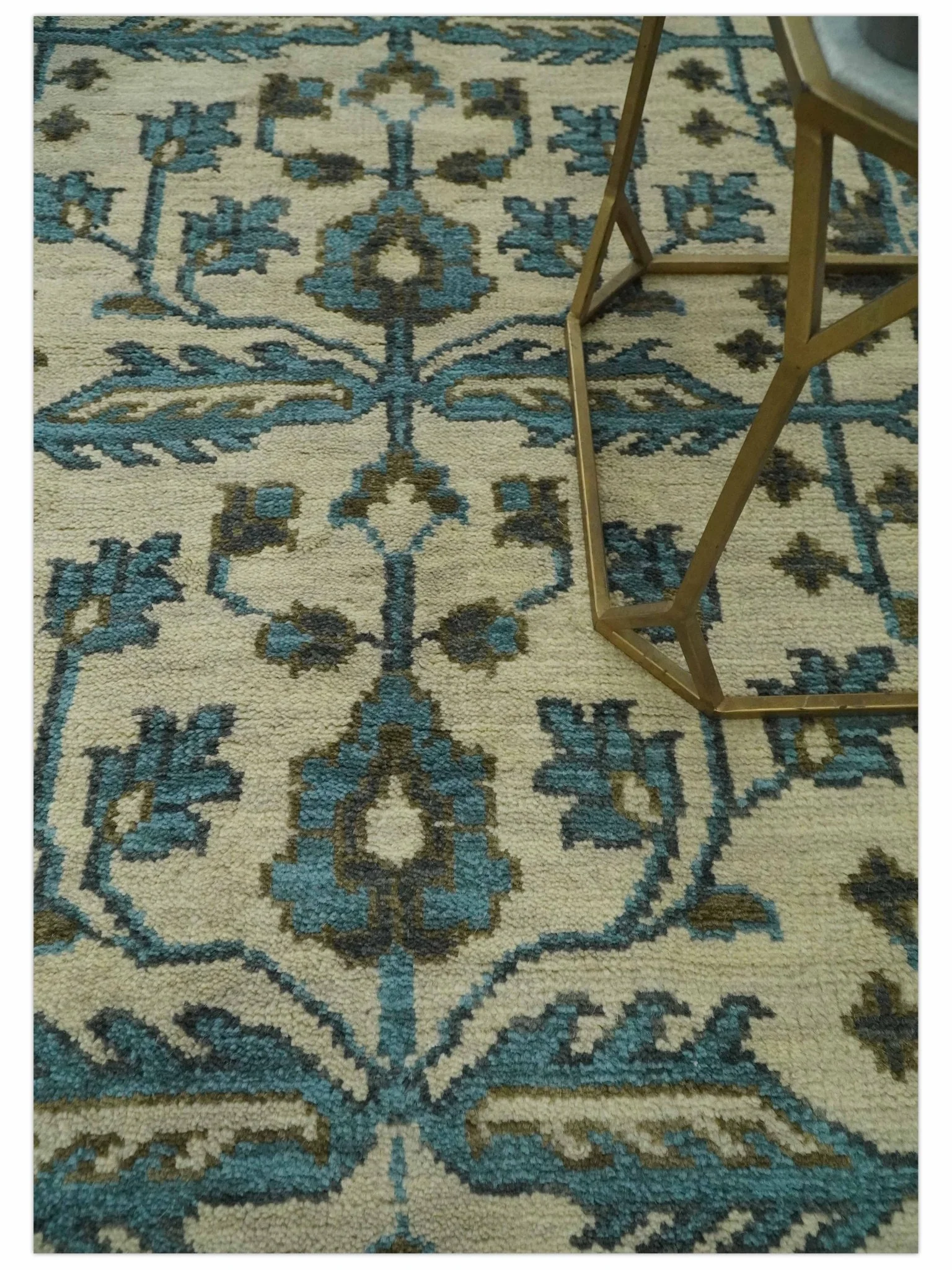 Beige, Teal and Charcoal Traditional Large Design Hand Knotted 5x8 wool Rug - Image 2