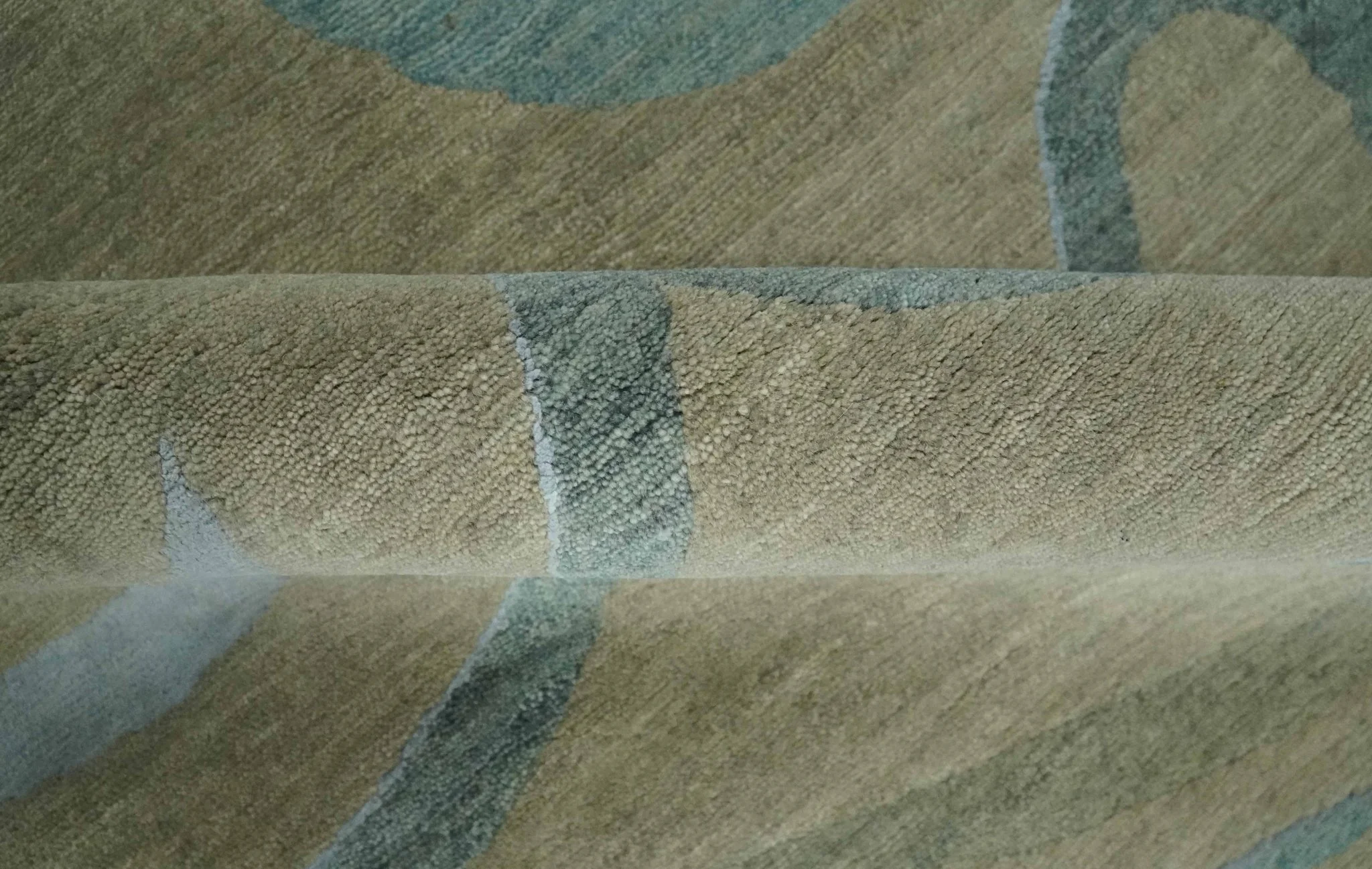 Beige, Teal and Silver Modern design Hand knotted 6x9 wool and Art Silk Area Rug - Image 8