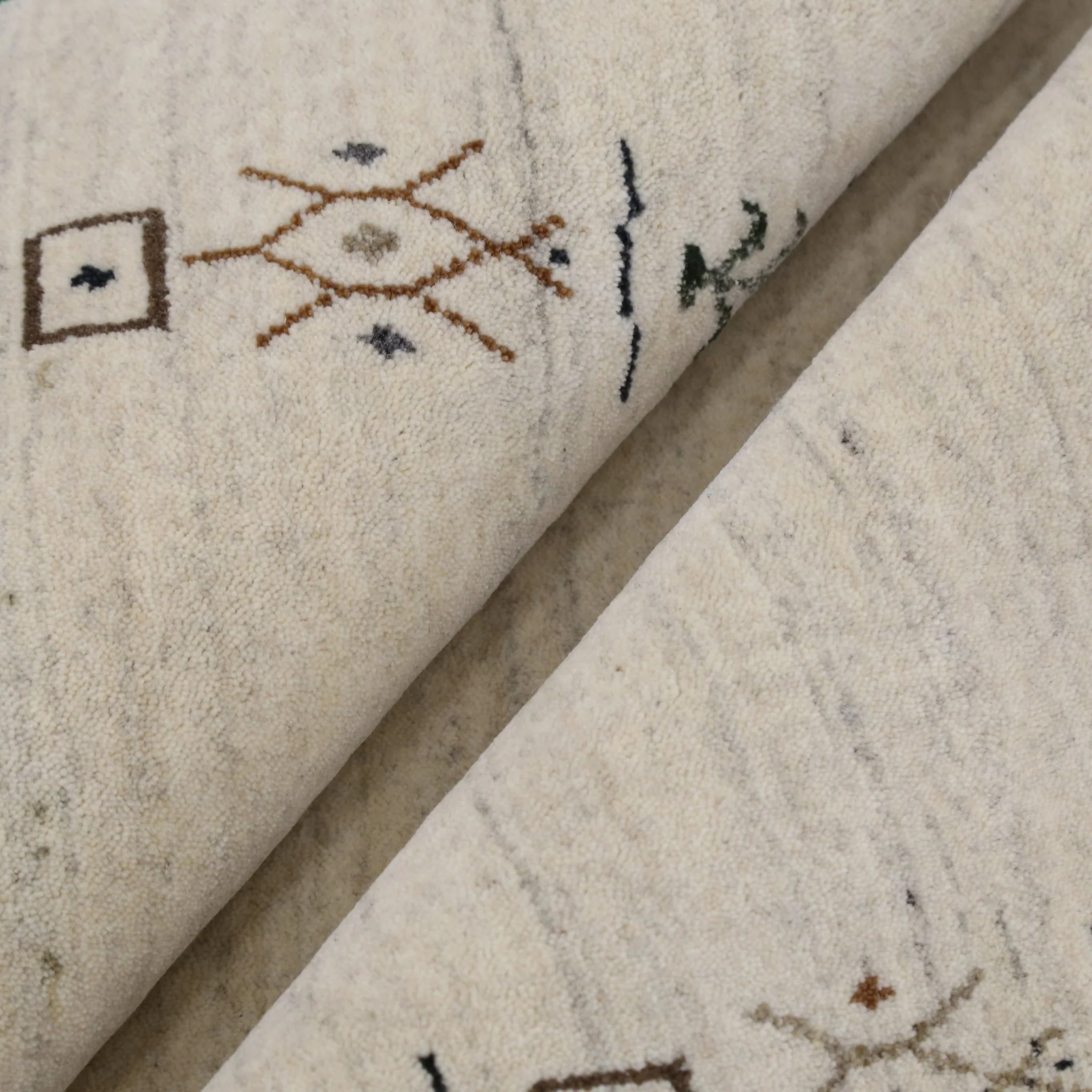 Beige Tribal Border Hand Loomed Wool Area Rug - Image 4