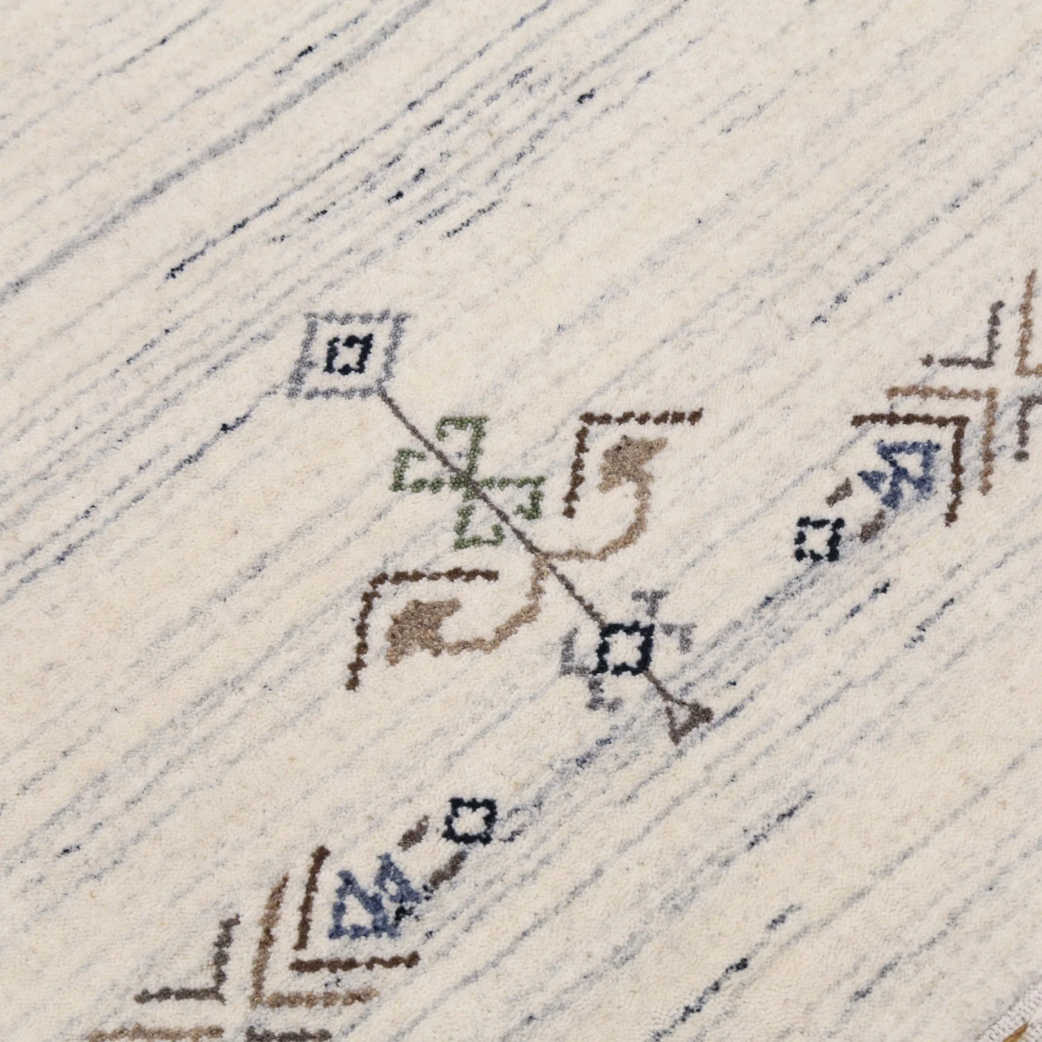 Beige Tribal Center Medallion Hand Loomed Wool Rug - Image 10