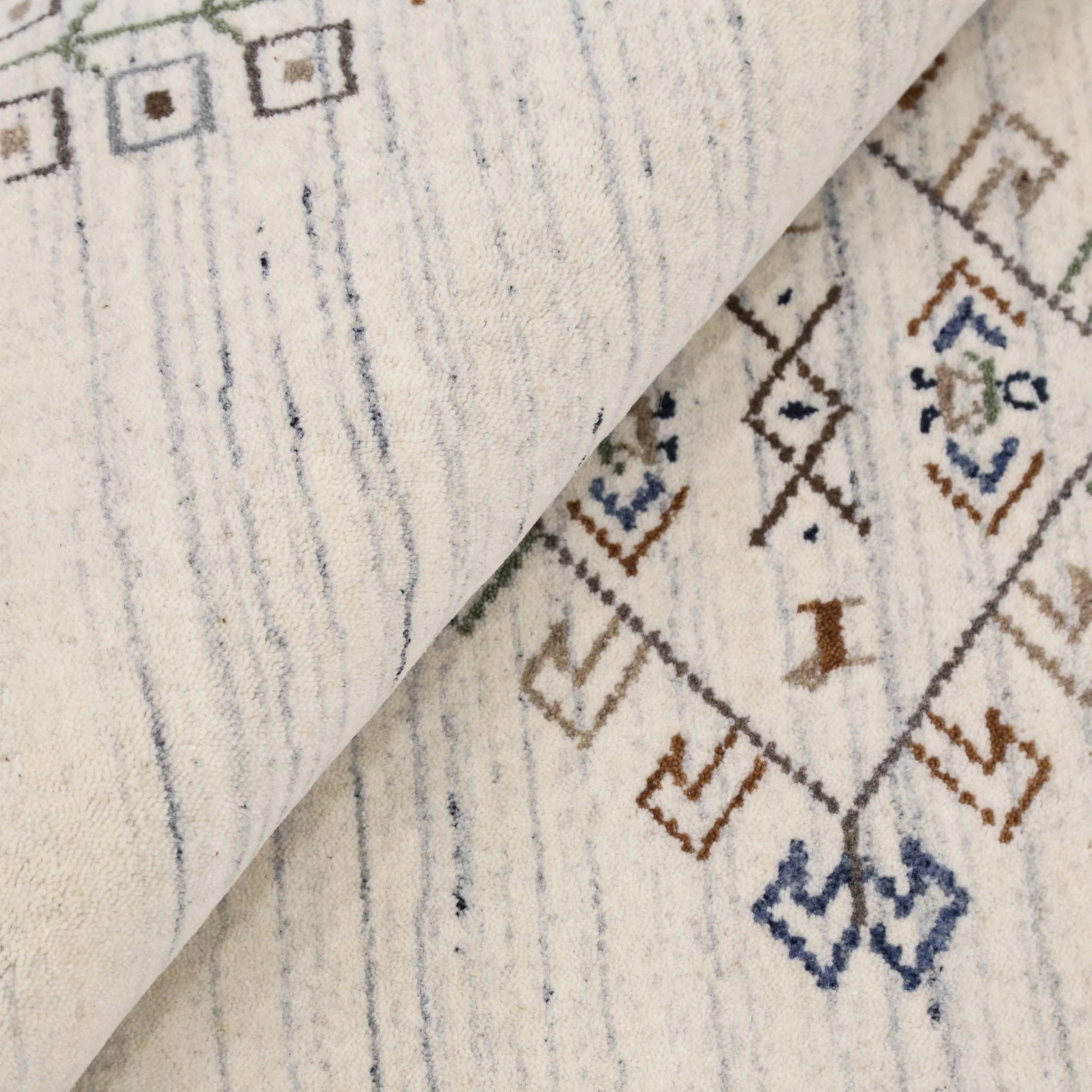 Beige Tribal Center Medallion Hand Loomed Wool Rug - Image 11