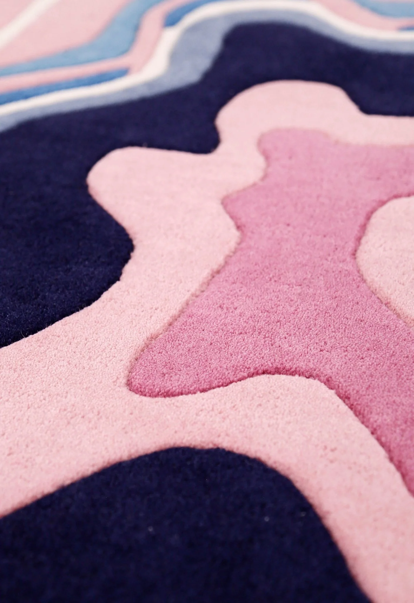 Berry Ripple Blue And Pink Hand Tufted 4x6 Wool Area Rug - Image 7