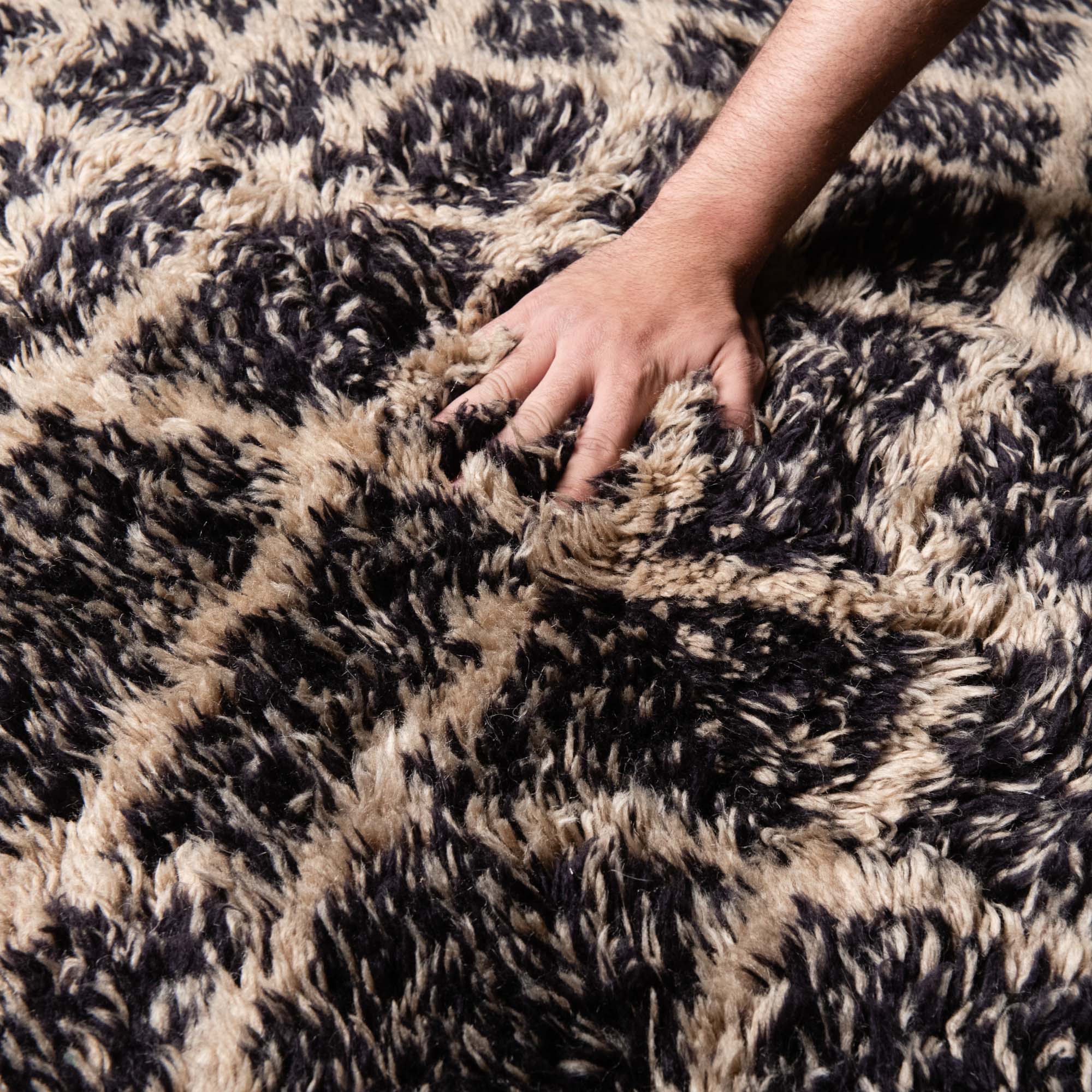 Terrain Black And Beige Moroccan Hand Knotted Wool 8x10 Rug - Image 6