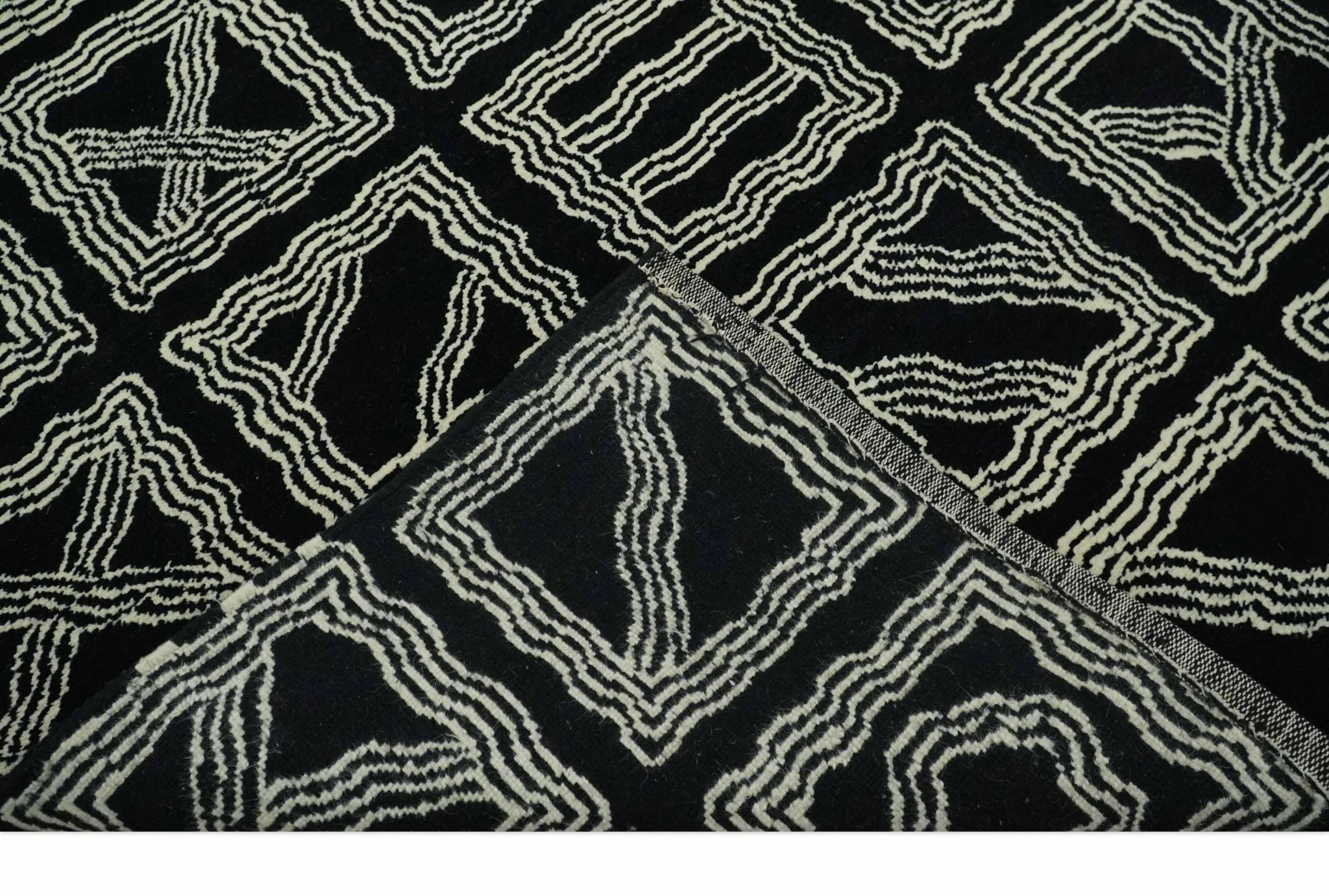 Modern Geometrical Square design Black and Ivory 5x8 Hand loom wool area Rug - Image 7