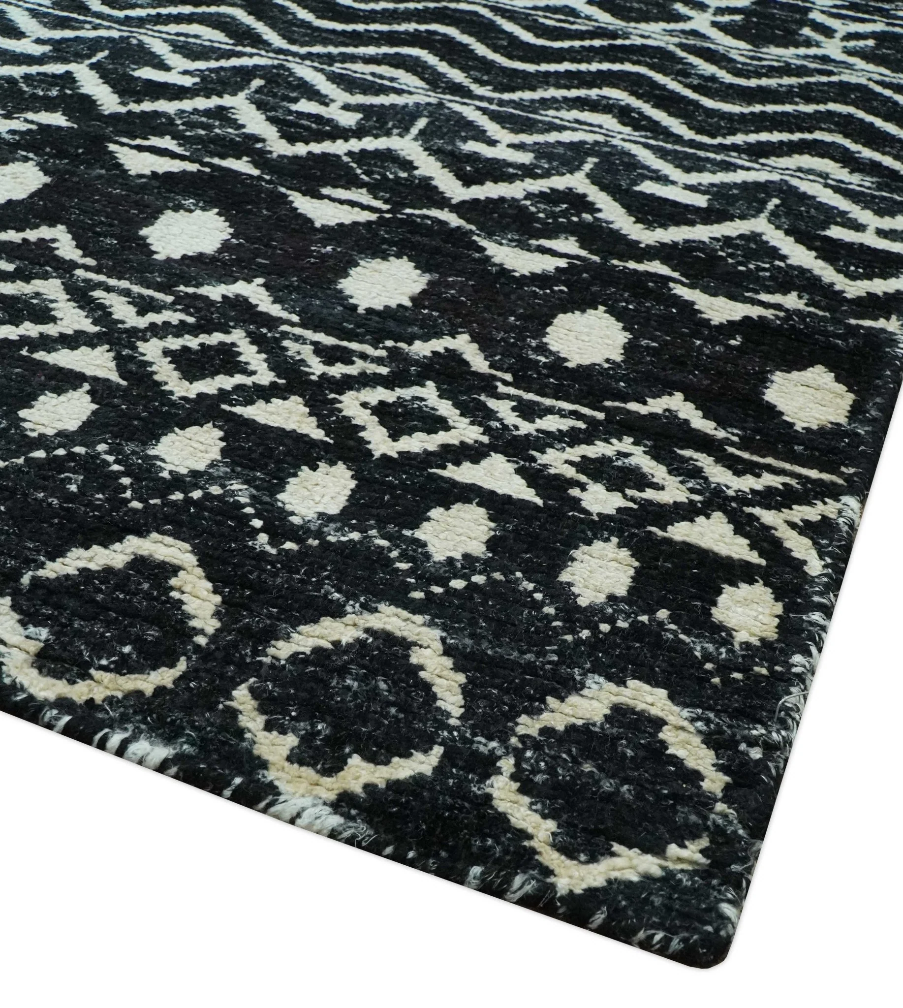 5.6x8.6 Black and Ivory Hand Knotted Southwestern Tribal Trellis wool Area Rug - Image 5
