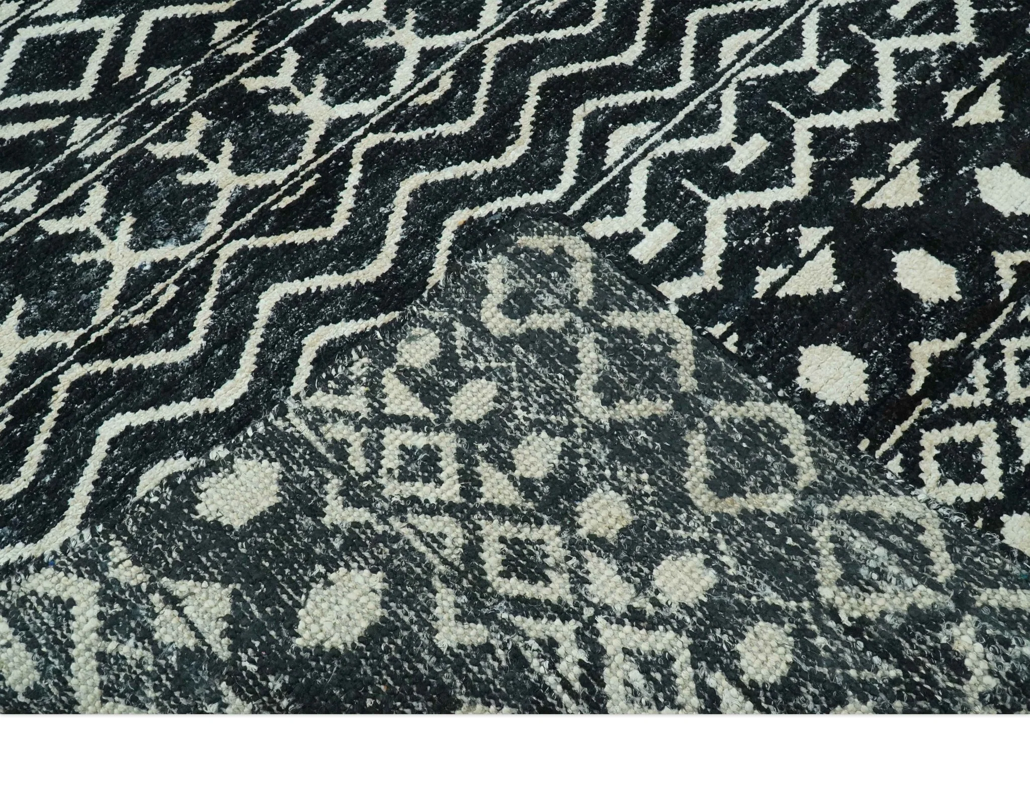 5.6x8.6 Black and Ivory Hand Knotted Southwestern Tribal Trellis wool Area Rug - Image 7